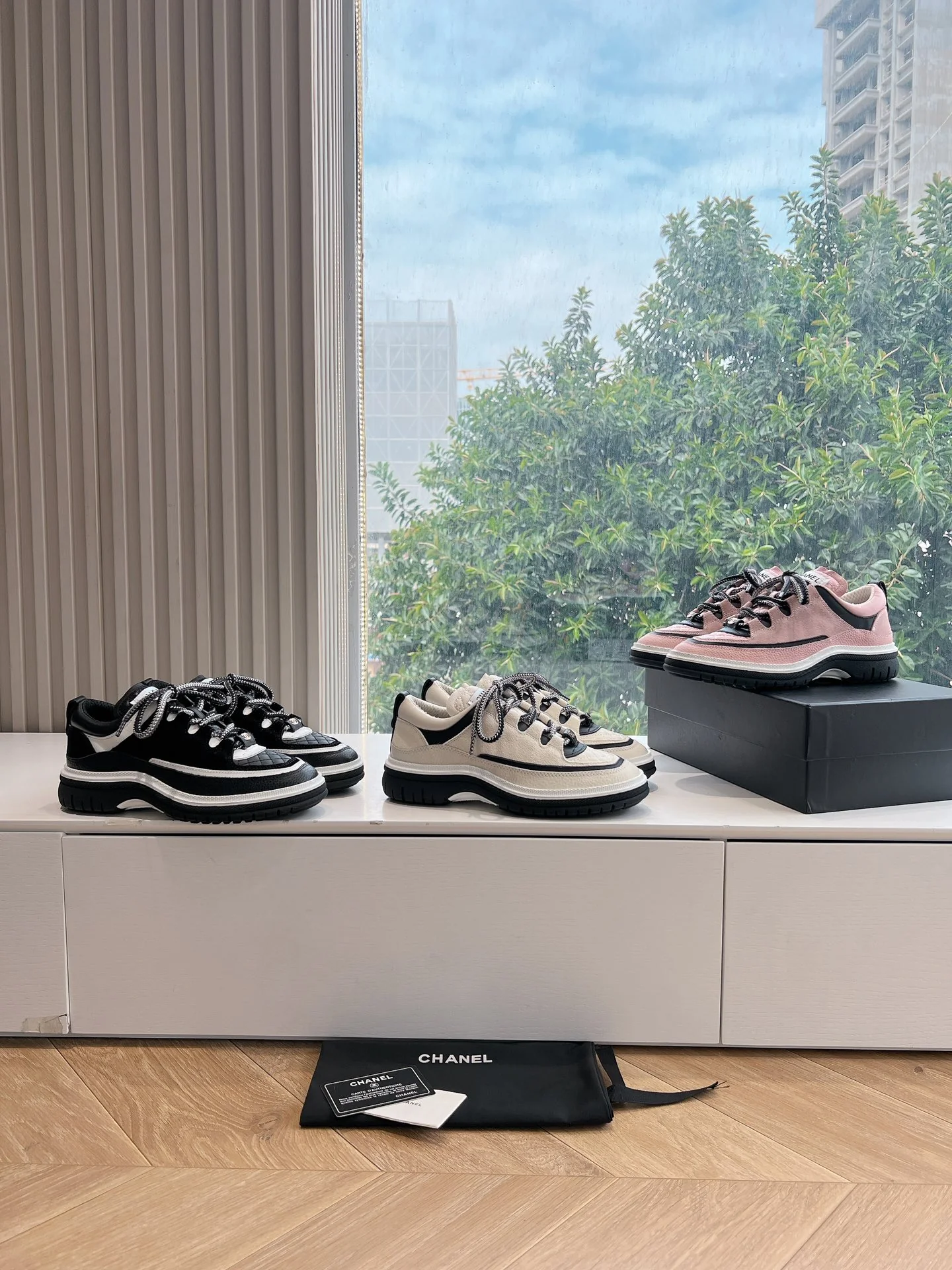 Повседневная обувь Chanel 2024 — изображение коллекции