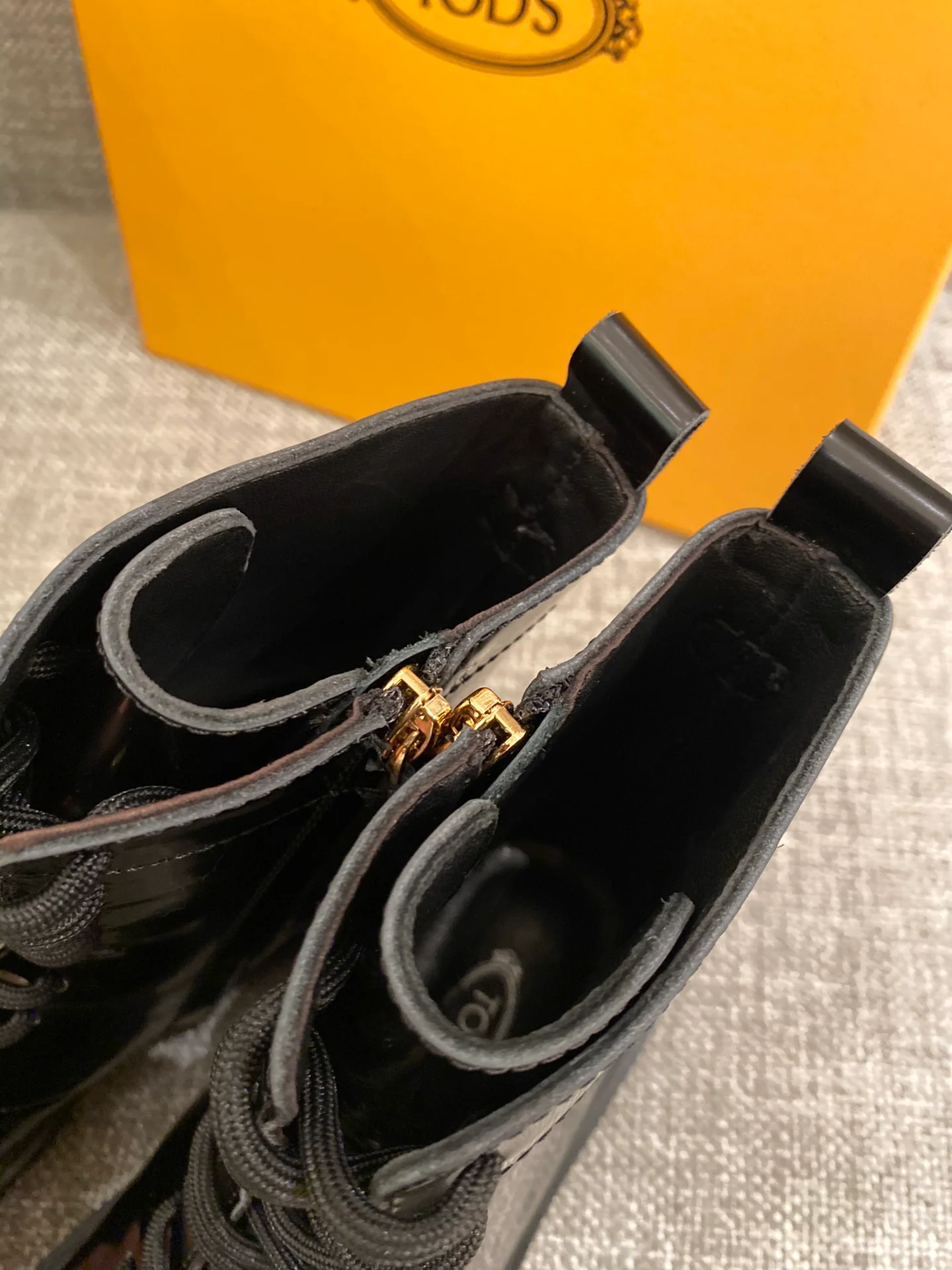 Ботинки на платформе Tods до середины икры