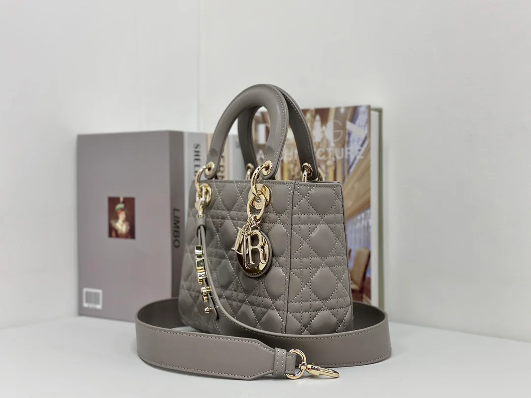 Коллекция Dior Lady - Кожа ягненка - Дымчато-серый