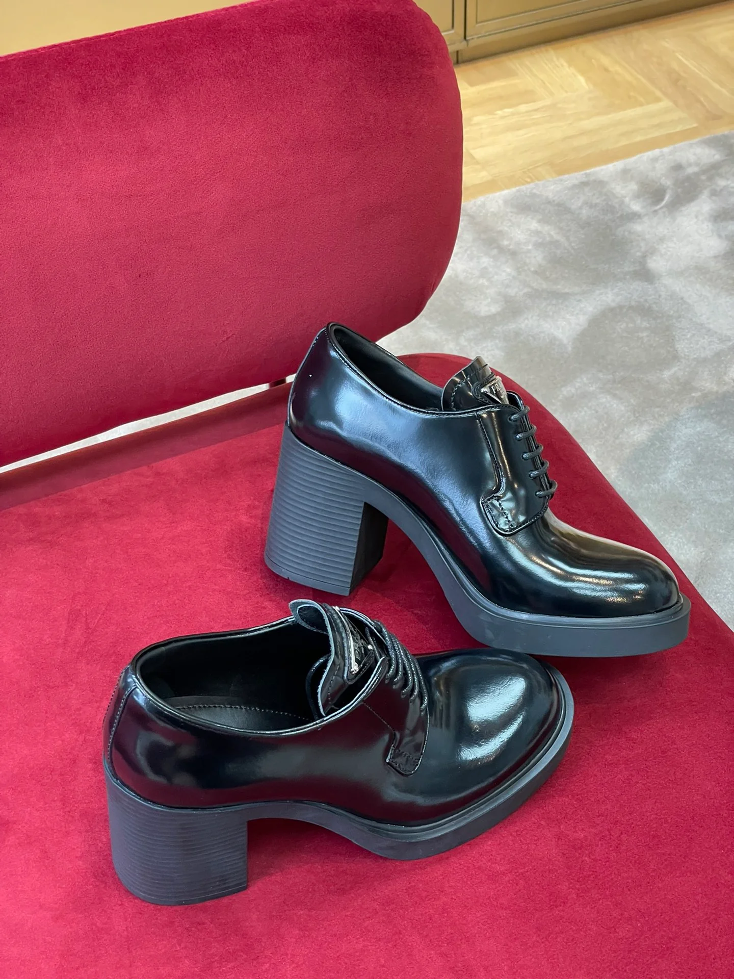 Лоферы Prada 2024 - черные