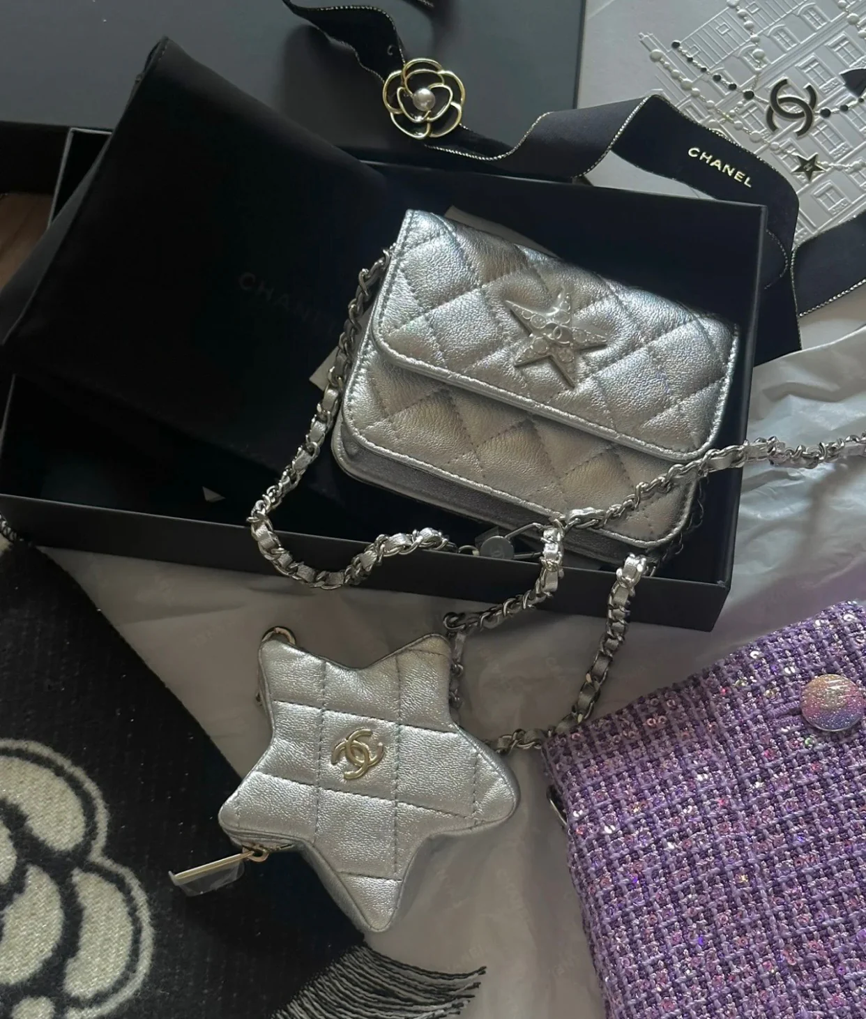 Новинка весны/лета от Chanel - Мини-сумка через плечо Chanel 24c - Серебристая