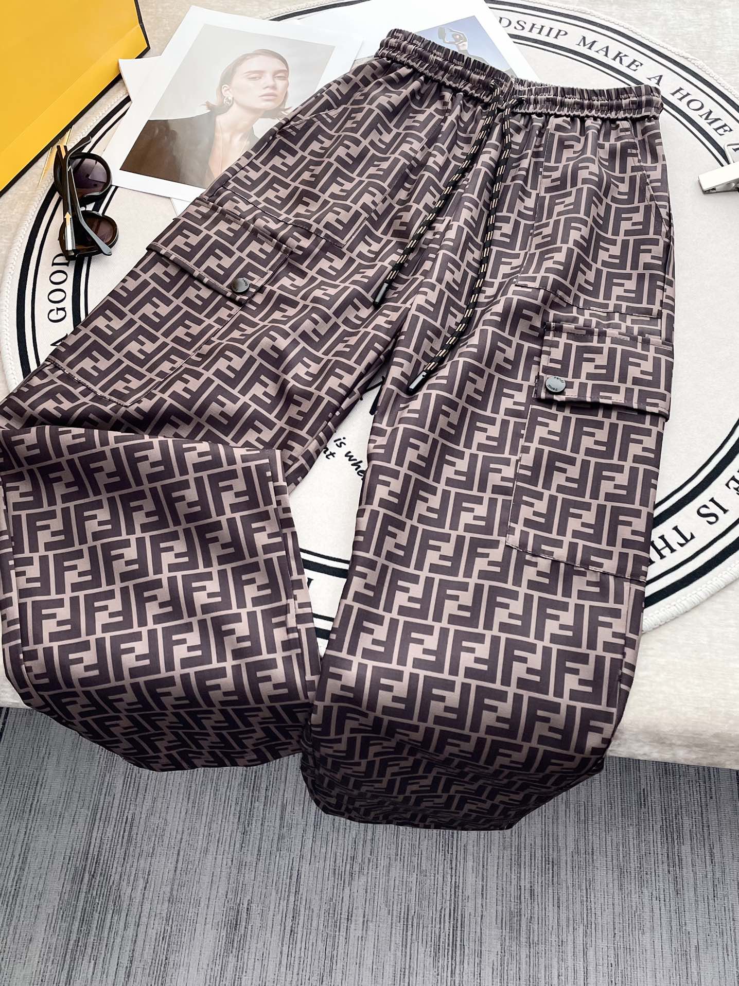 Fendi - 2403 - Весенне-летние рабочие брюки в винтажном стиле (серия FF Jacquard)