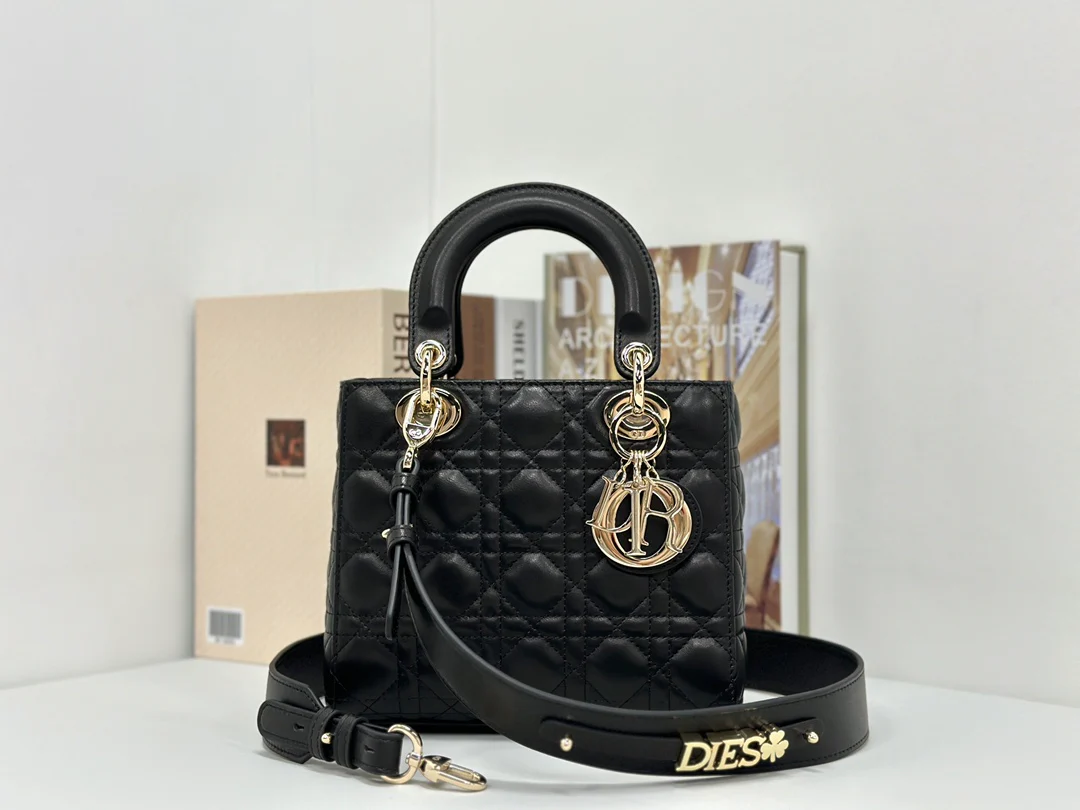 Коллекция Dior Lady - Черная овечья кожа