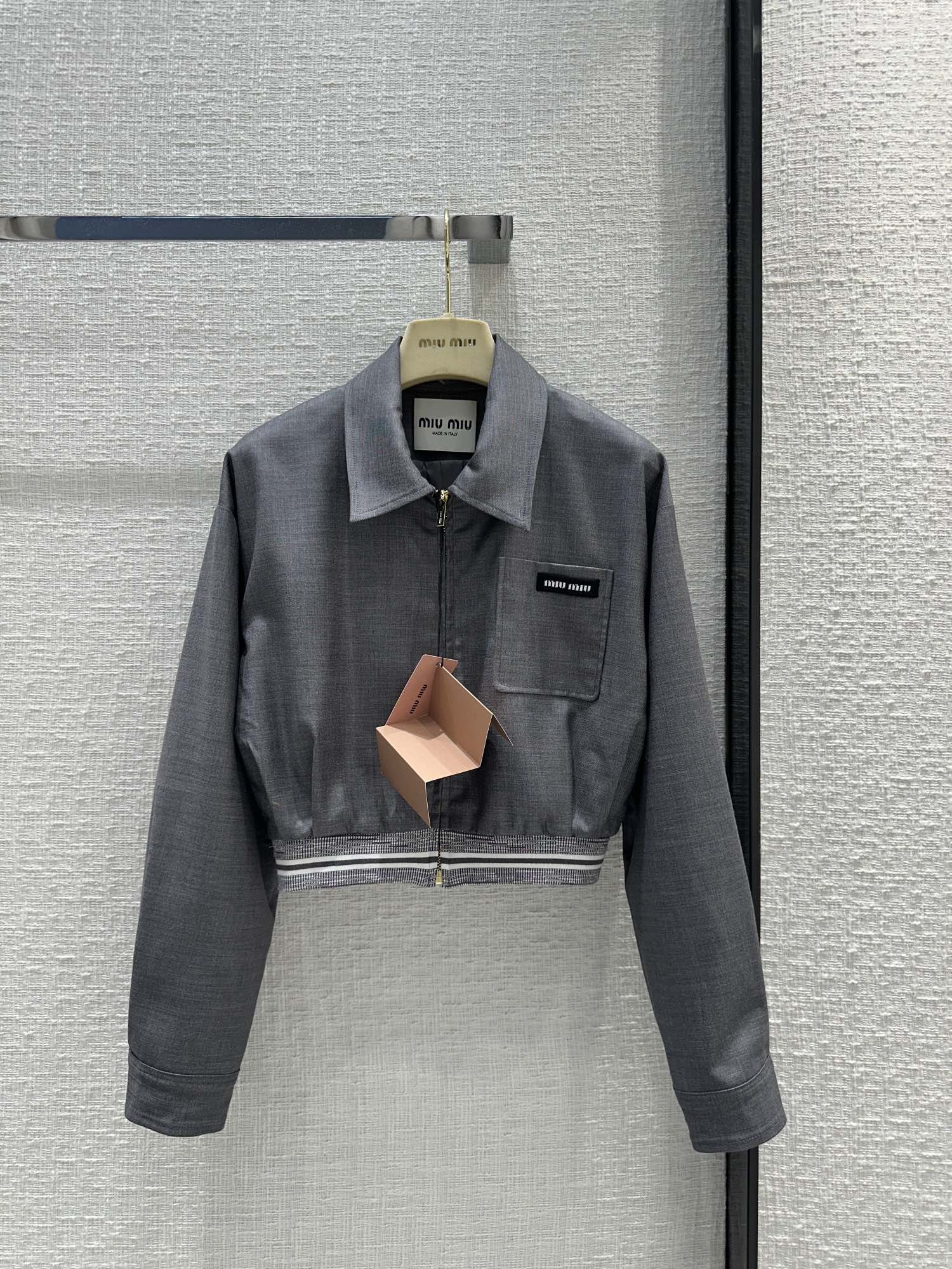 Miu Miu - 2404-24 Новинка ранней весны - Серый костюм