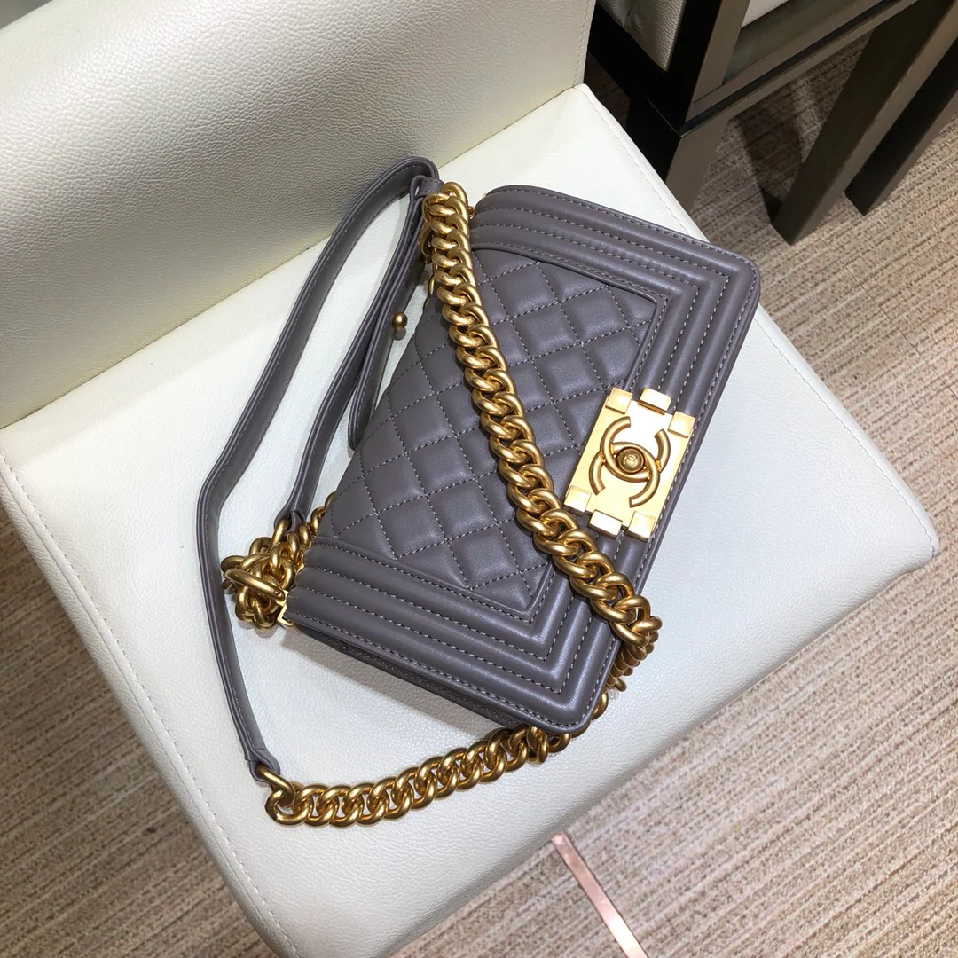 Chanel-boy-20cm-8