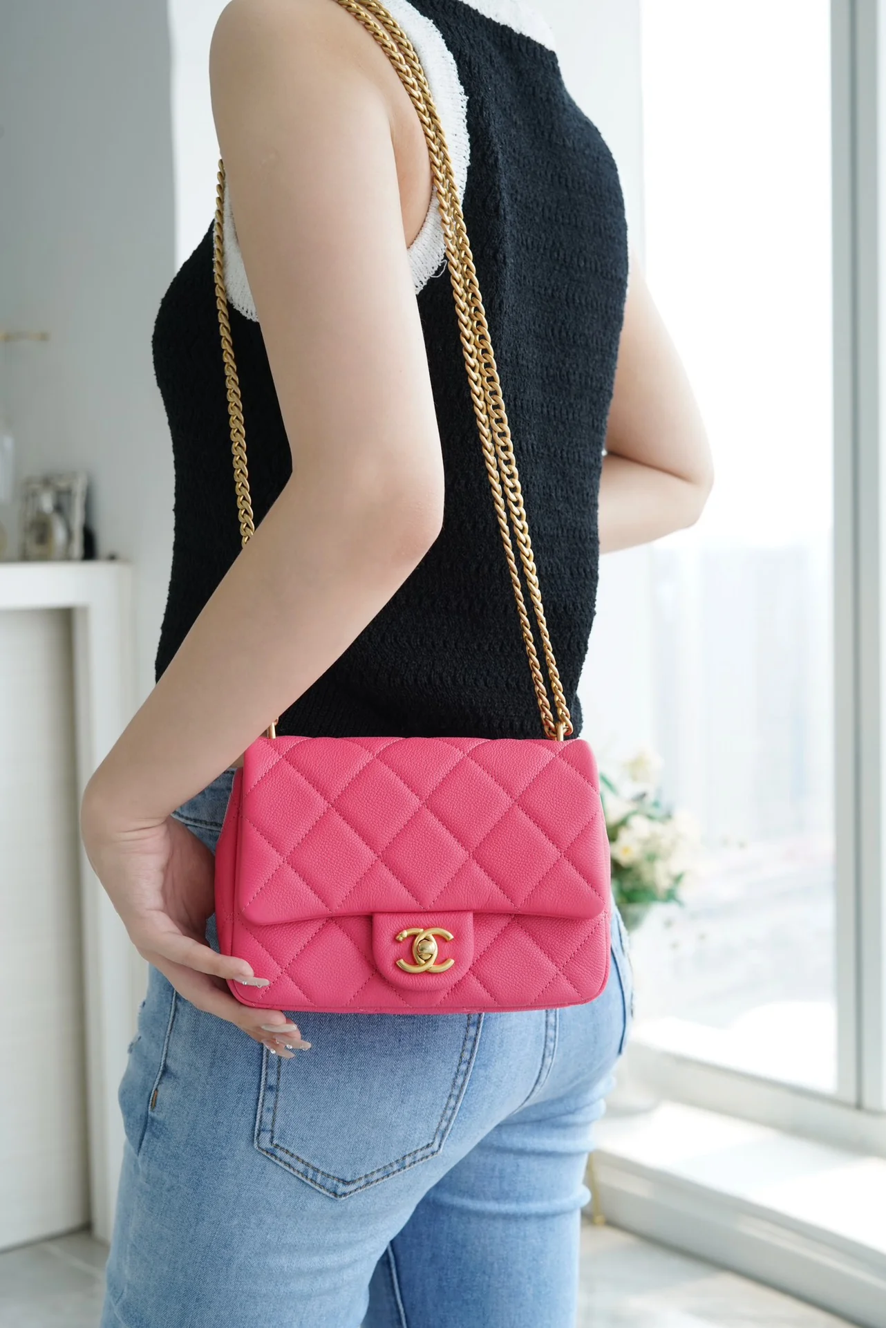 Новинка сезона весна/лето 2023 от Chanel - Сумка на цепочке в форме сердца - Сумка CF - Маленькая - Персиково-розовая