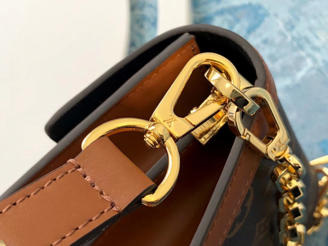 m43392-LV-dauphine-messenger bag-small