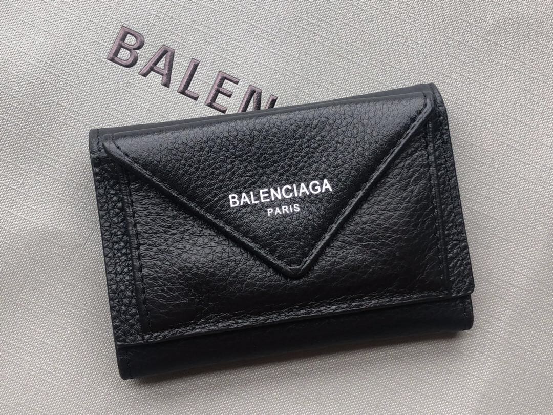 Balenciaga-新款V型三折短夹