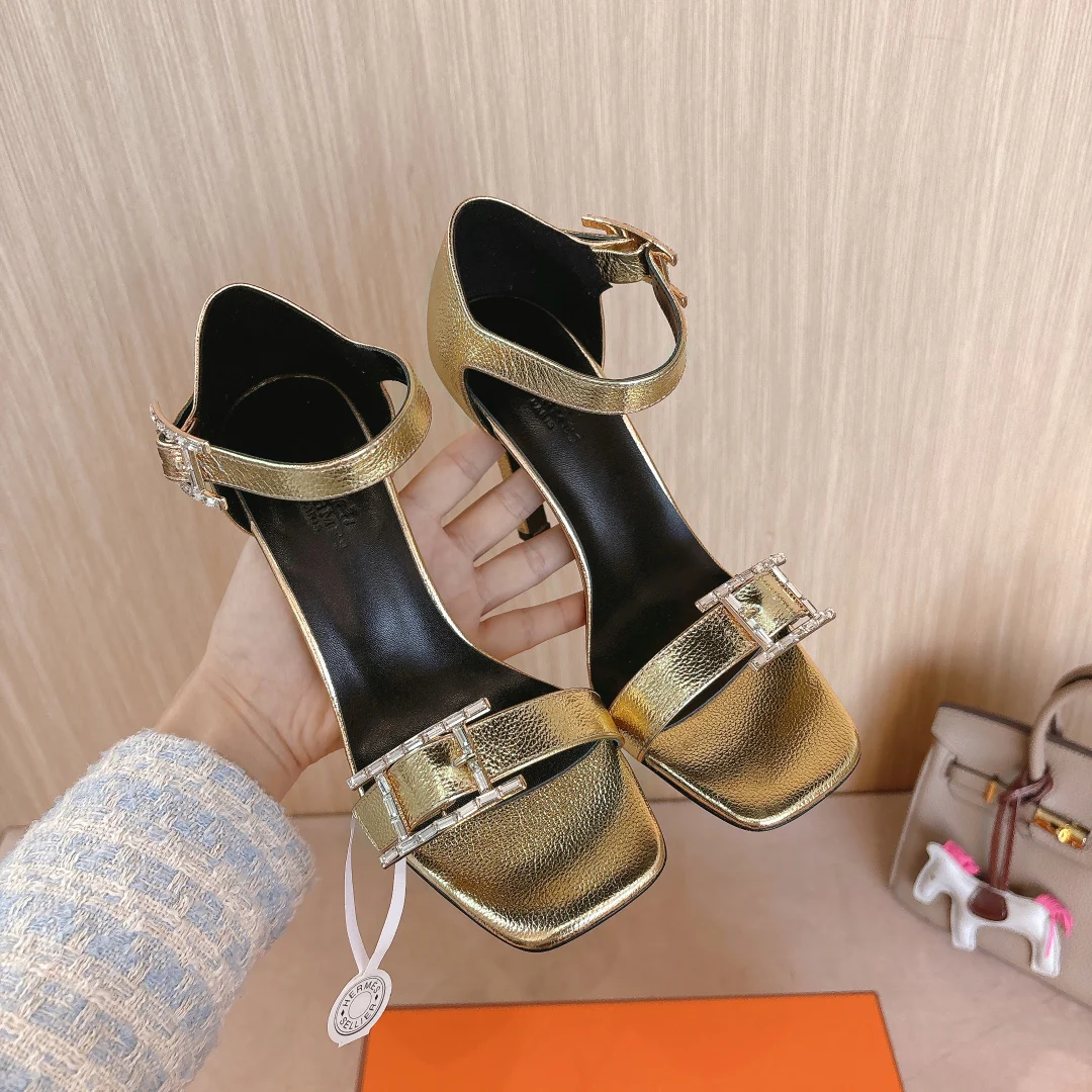 Босоножки на высоком каблуке Hermes 2024 - золотые