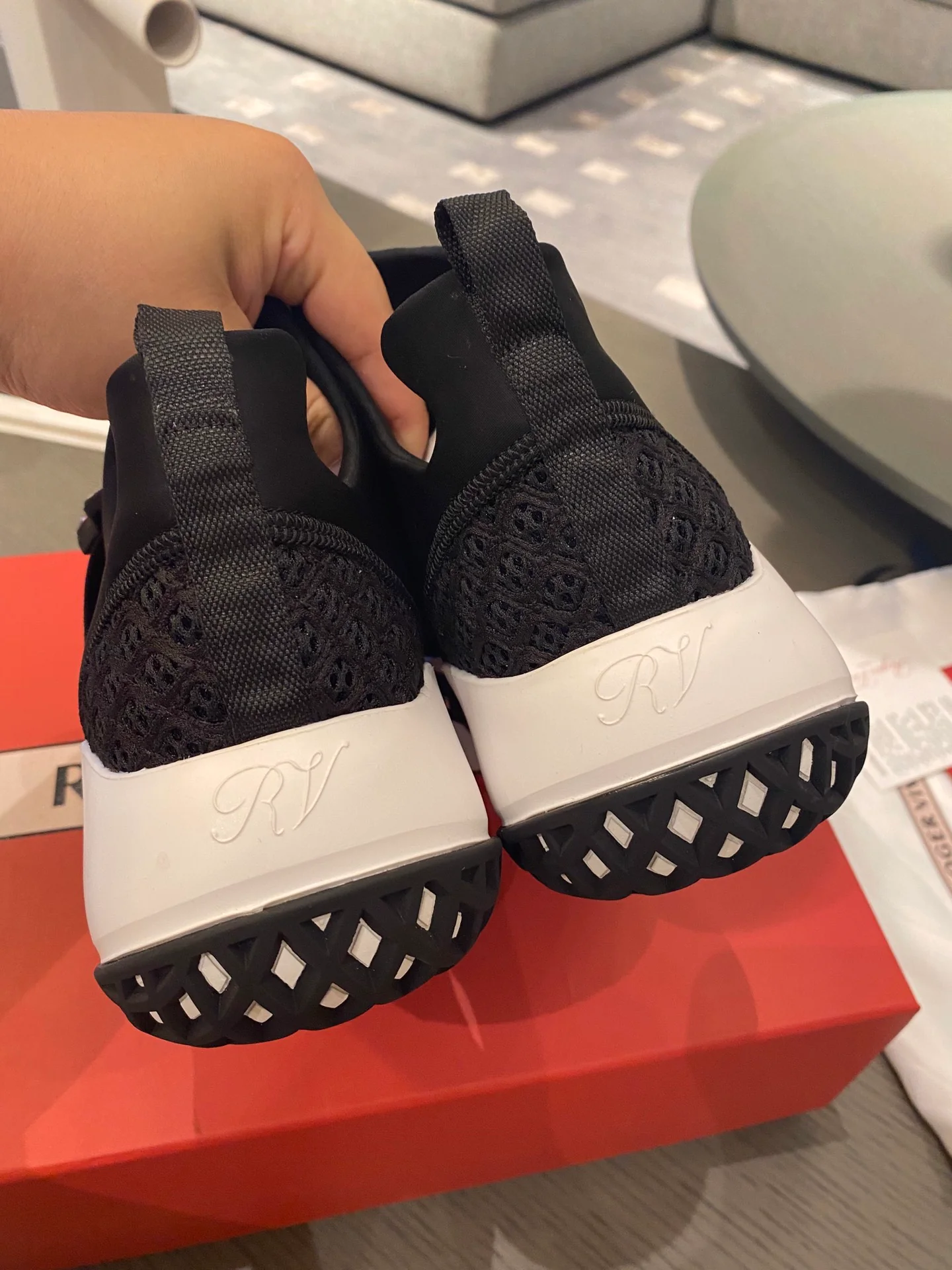 Кроссовки с пряжками - черные