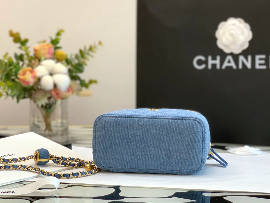 Квадратная коробка Chanel Denim Gold Ball Square Box - светло-голубая