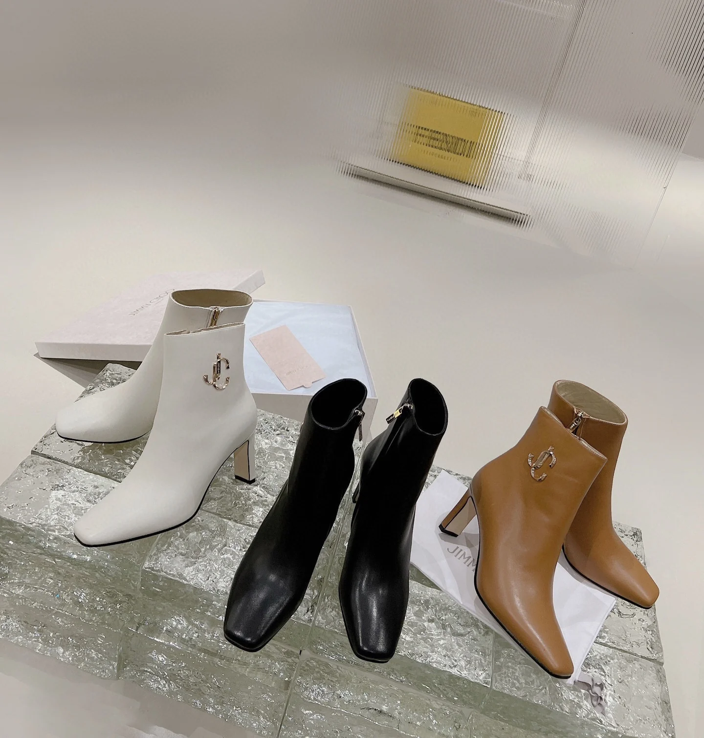 Ботильоны Jimmy JC Big Badge - 6-5 см