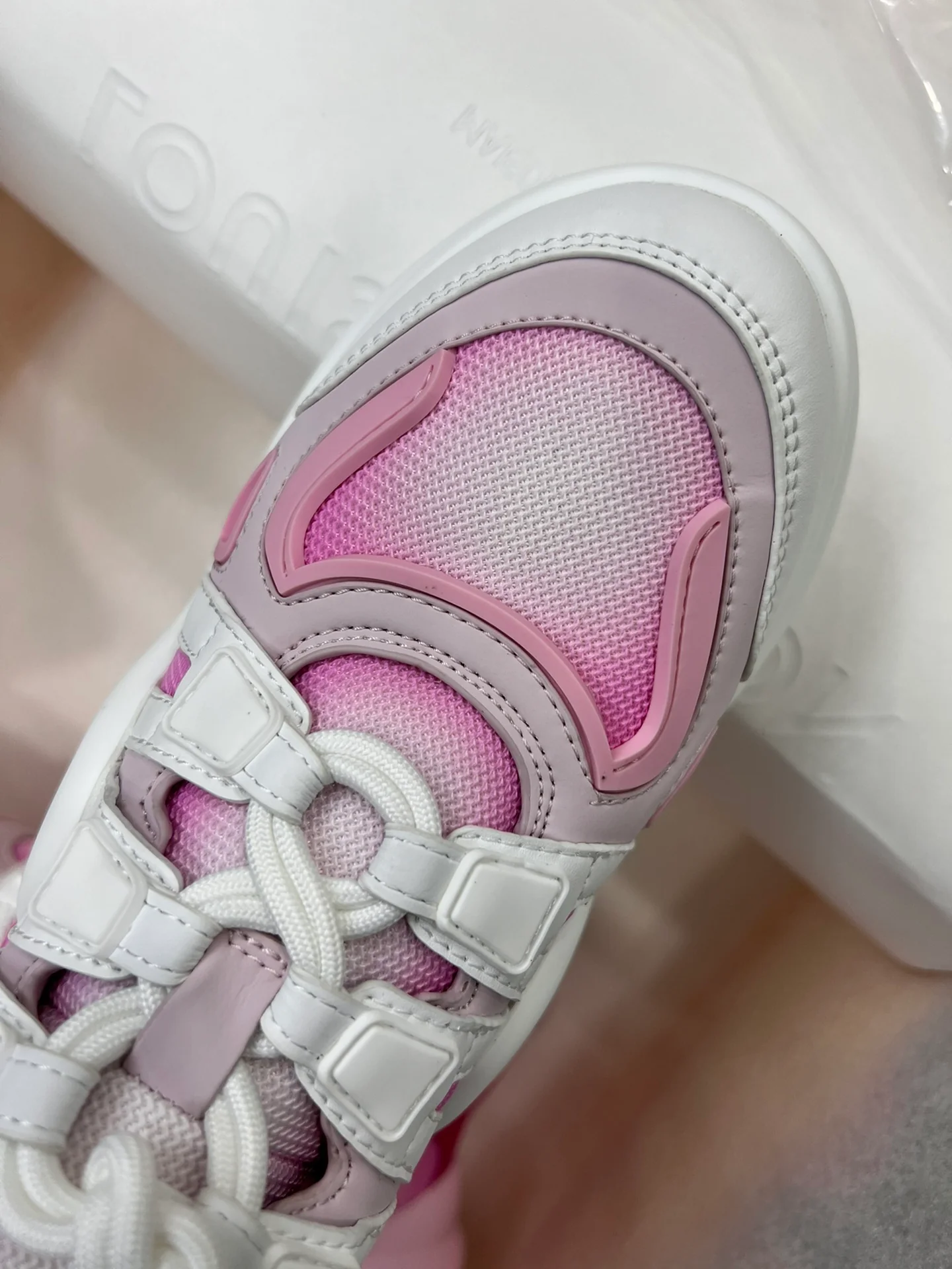 Серия LV-Archlight - Новые кроссовки для папы