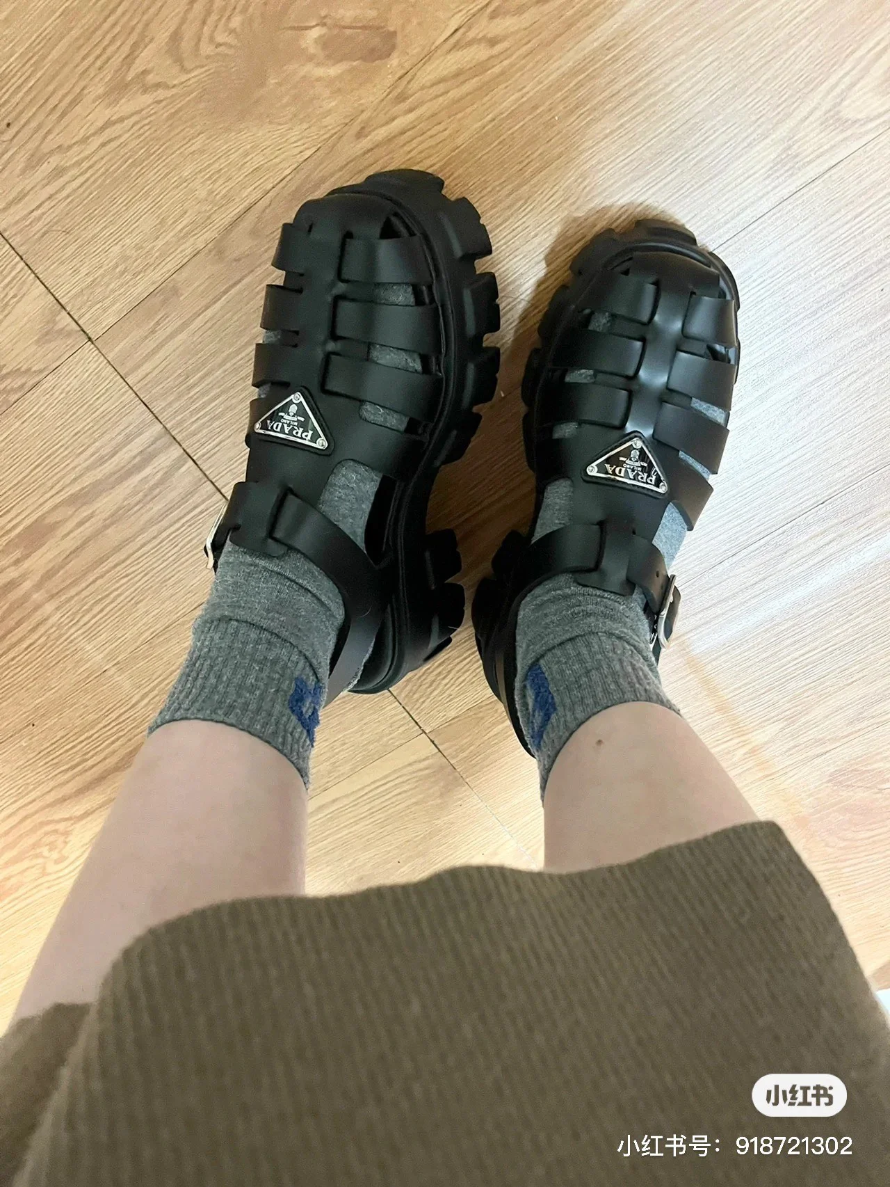 Prada - Сандалии на задней подошве