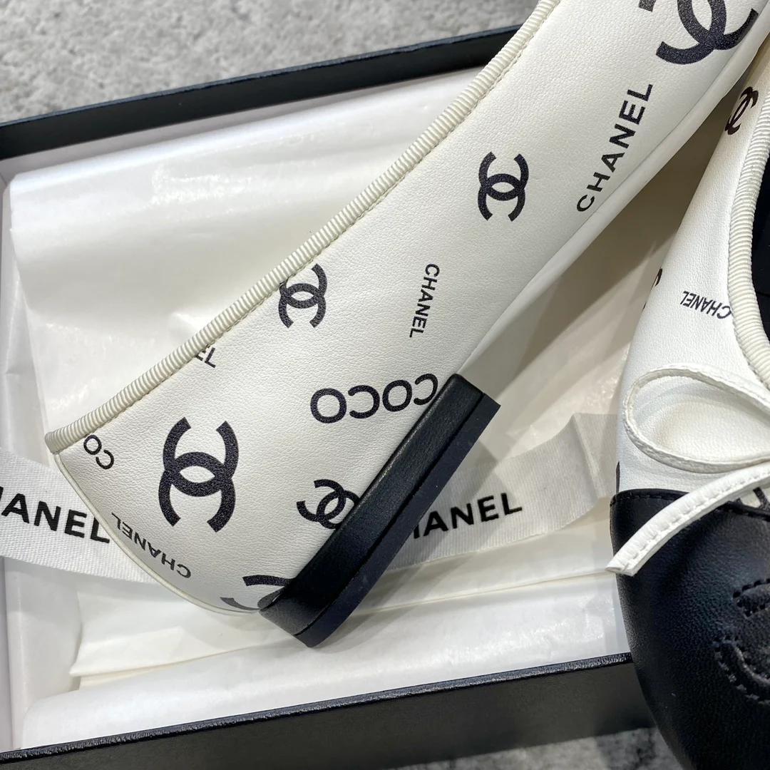 Chanel - Балетки - Белые