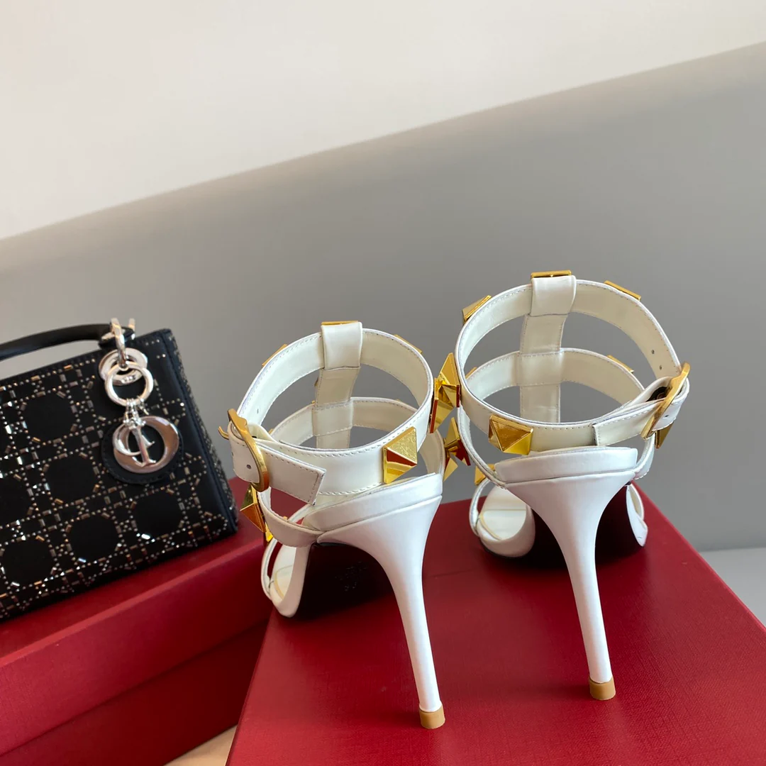 Valentino - Туфли на высоком каблуке с заклепками - Шпильки