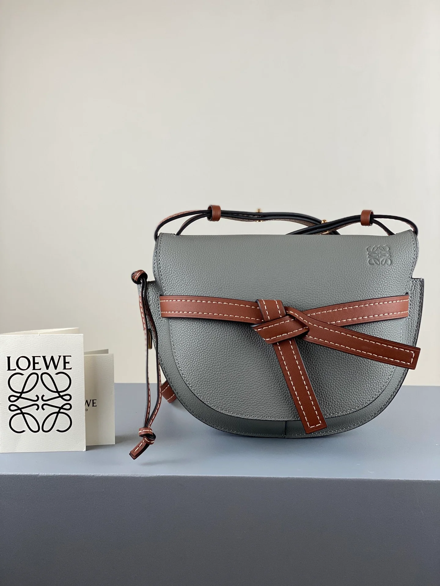 Loewe-gate-small-20x19x11-5-cm-9
