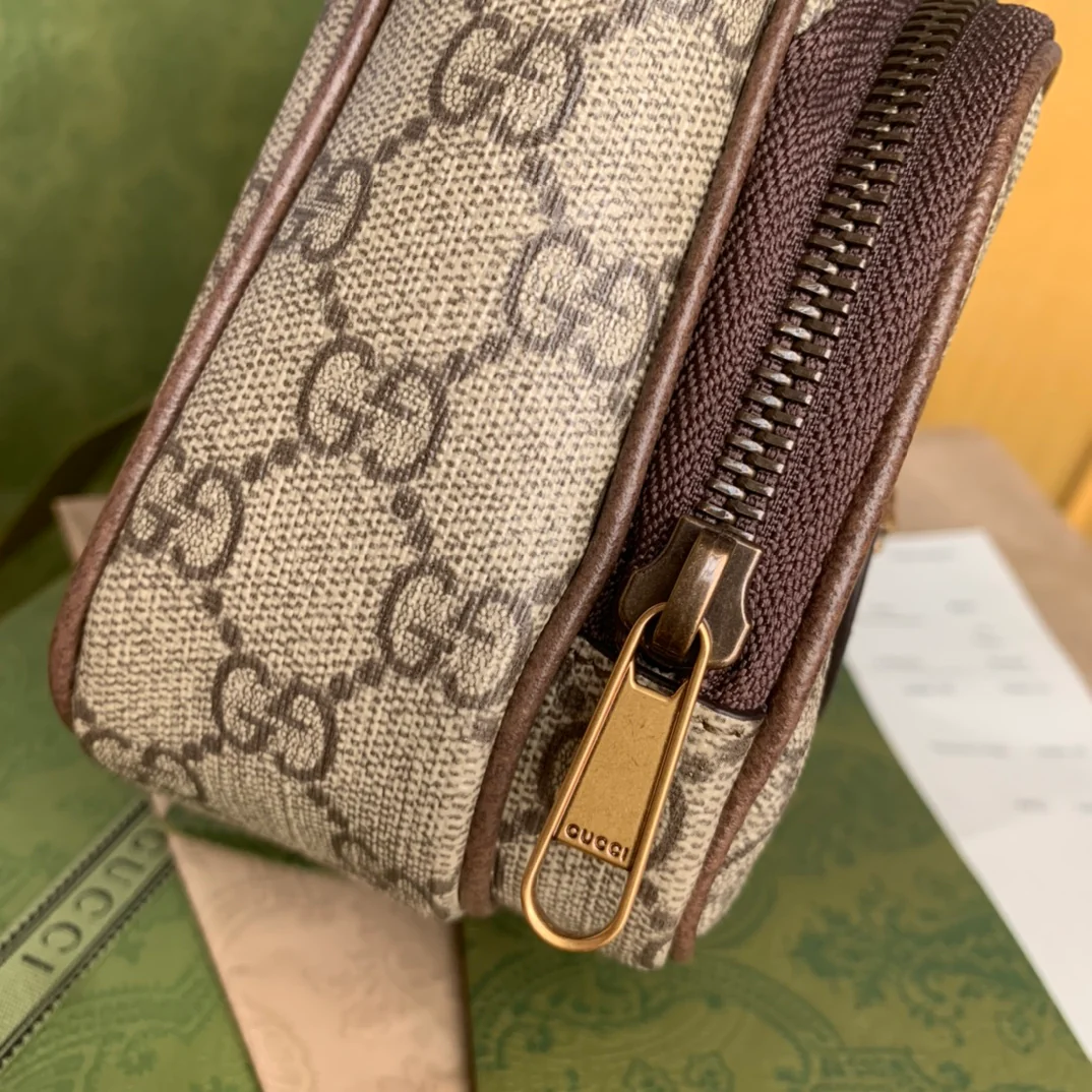 Сумка для телефона Gucci с головой тигра