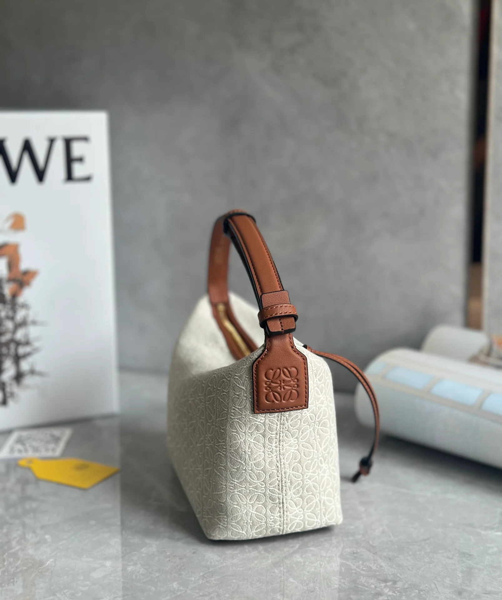 Сумка Loewe Cubi - жаккардовая телячья кожа - маленькая - белая