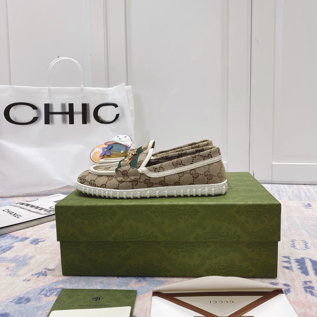 Gucci - Резиновая подошва - Туфли без шнурков - Лоферы - Унисекс - 1