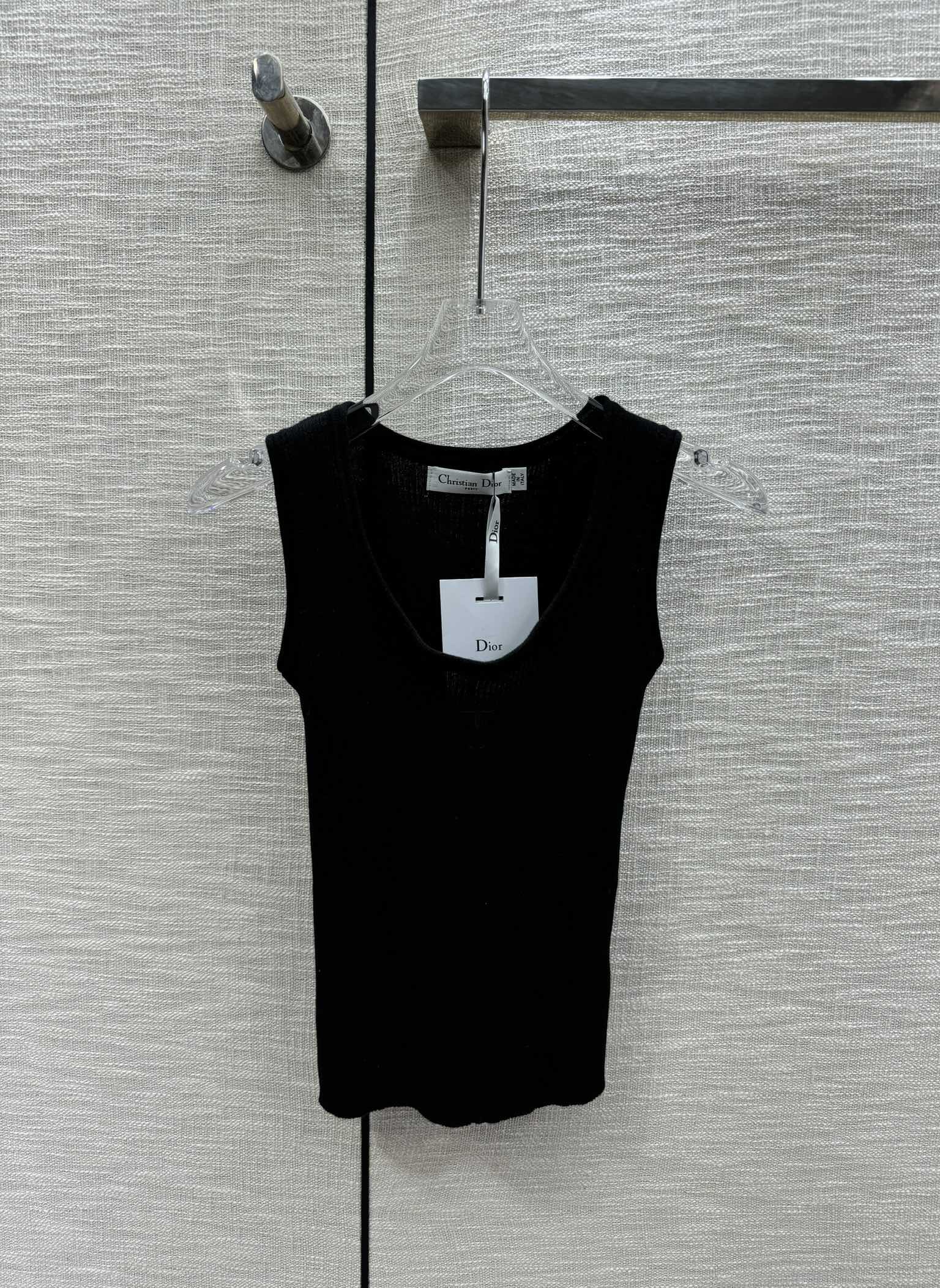 Вязаный жилет Dior 2403 с вышитой буквой CD — черный