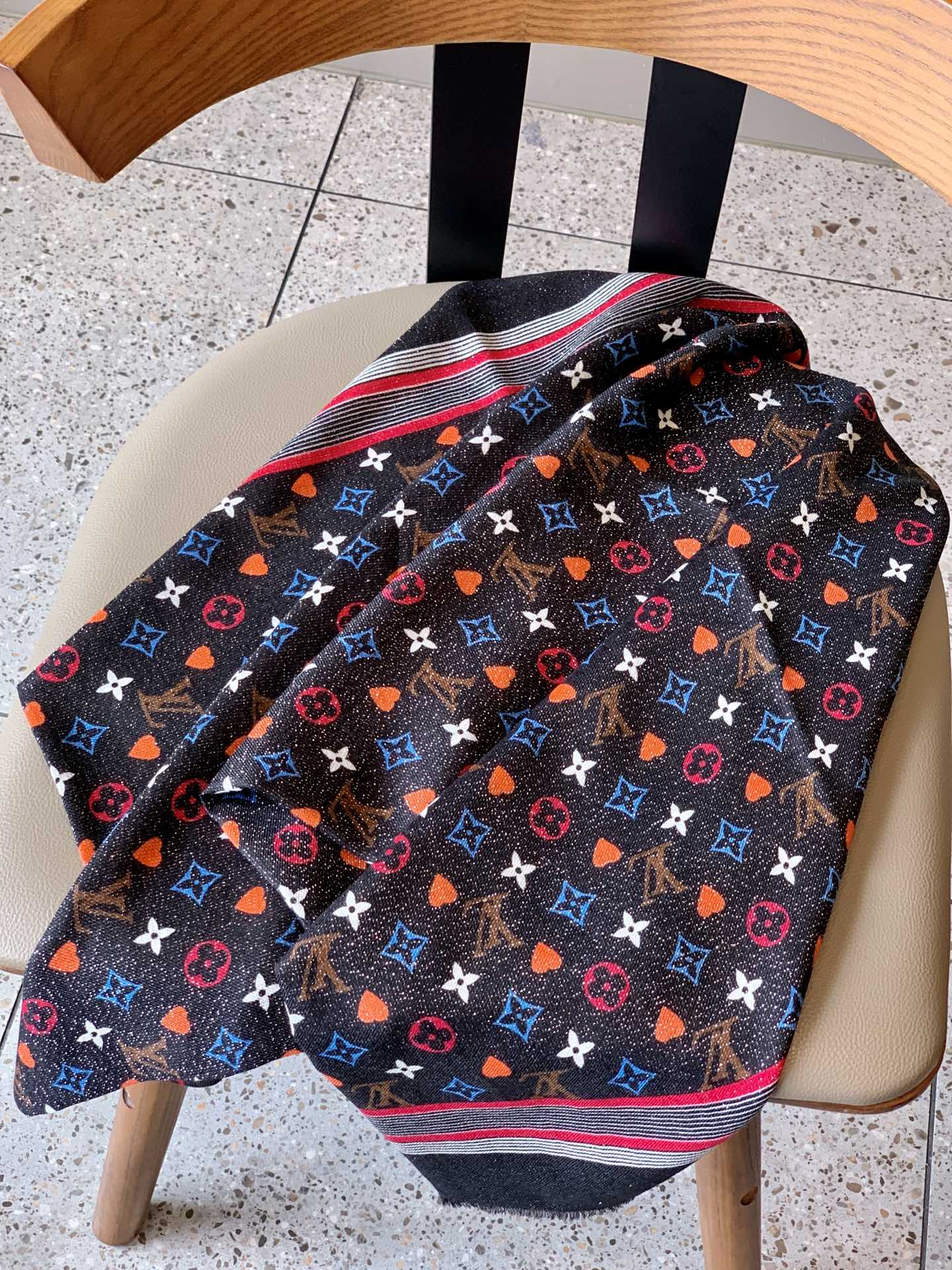 Квадратный шарф LV Silver Thread Card Game - 110-200 см - кашемир высшего качества (100%)