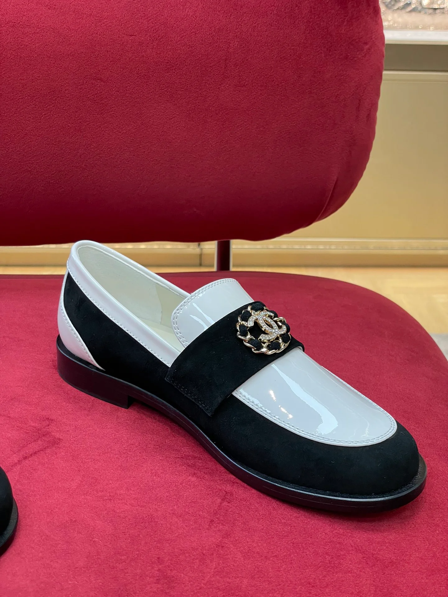 Новинка сезона осень/зима 2022 от Chanel - Лоферы