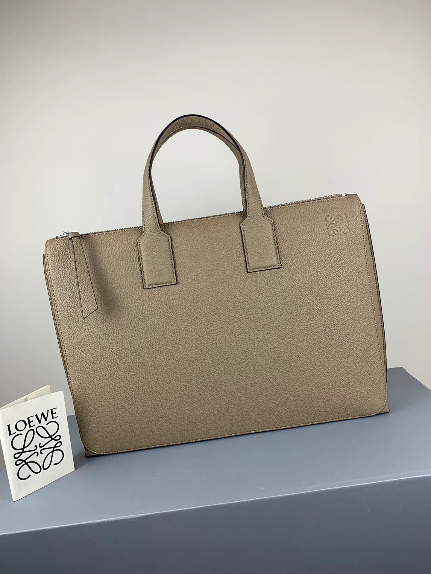 Loewe-goya-simple-briefcase-2