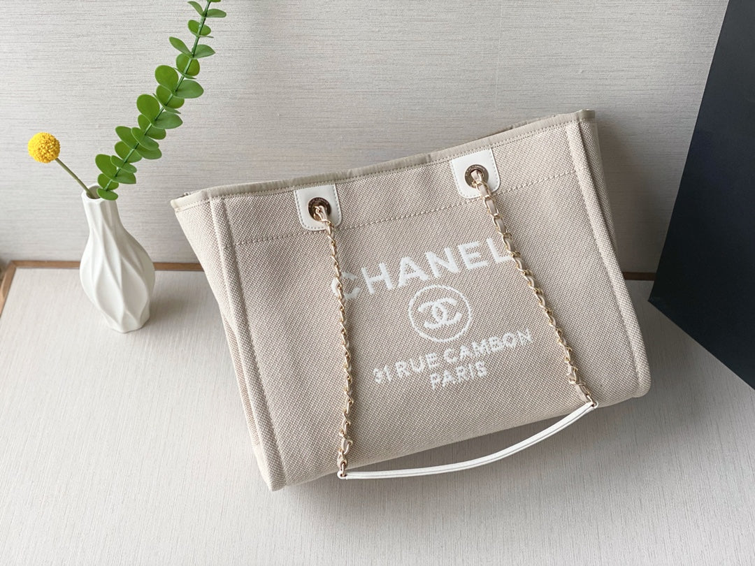 Коллекция Chanel Весна/Лето 2022 - Пляжная сумка - Белая - Маленькая