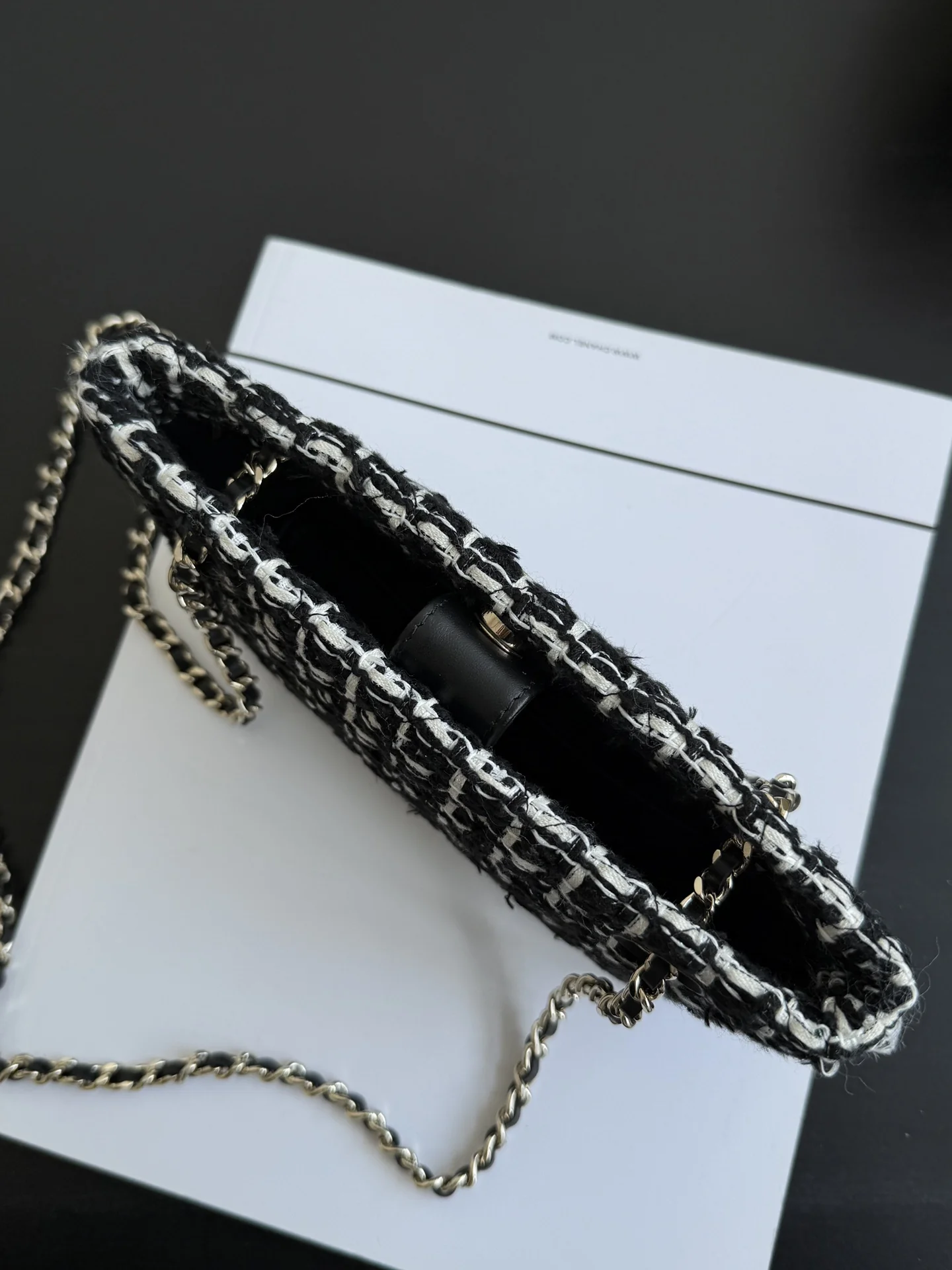 Мини-сумка Chanel 25c из черной шерсти