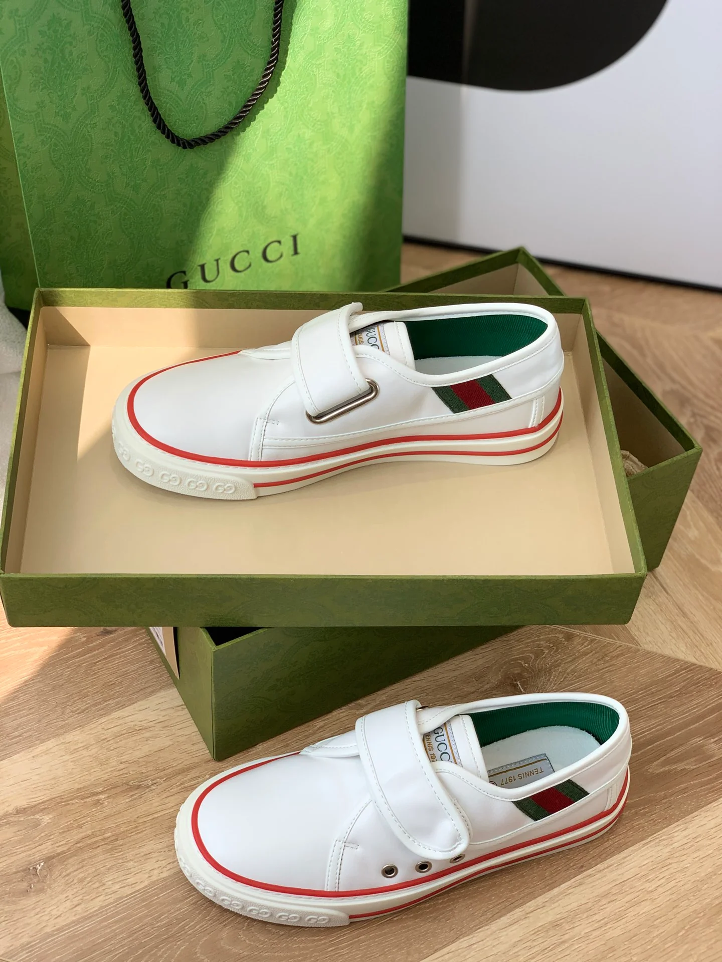 Белые парусиновые кеды Gucci