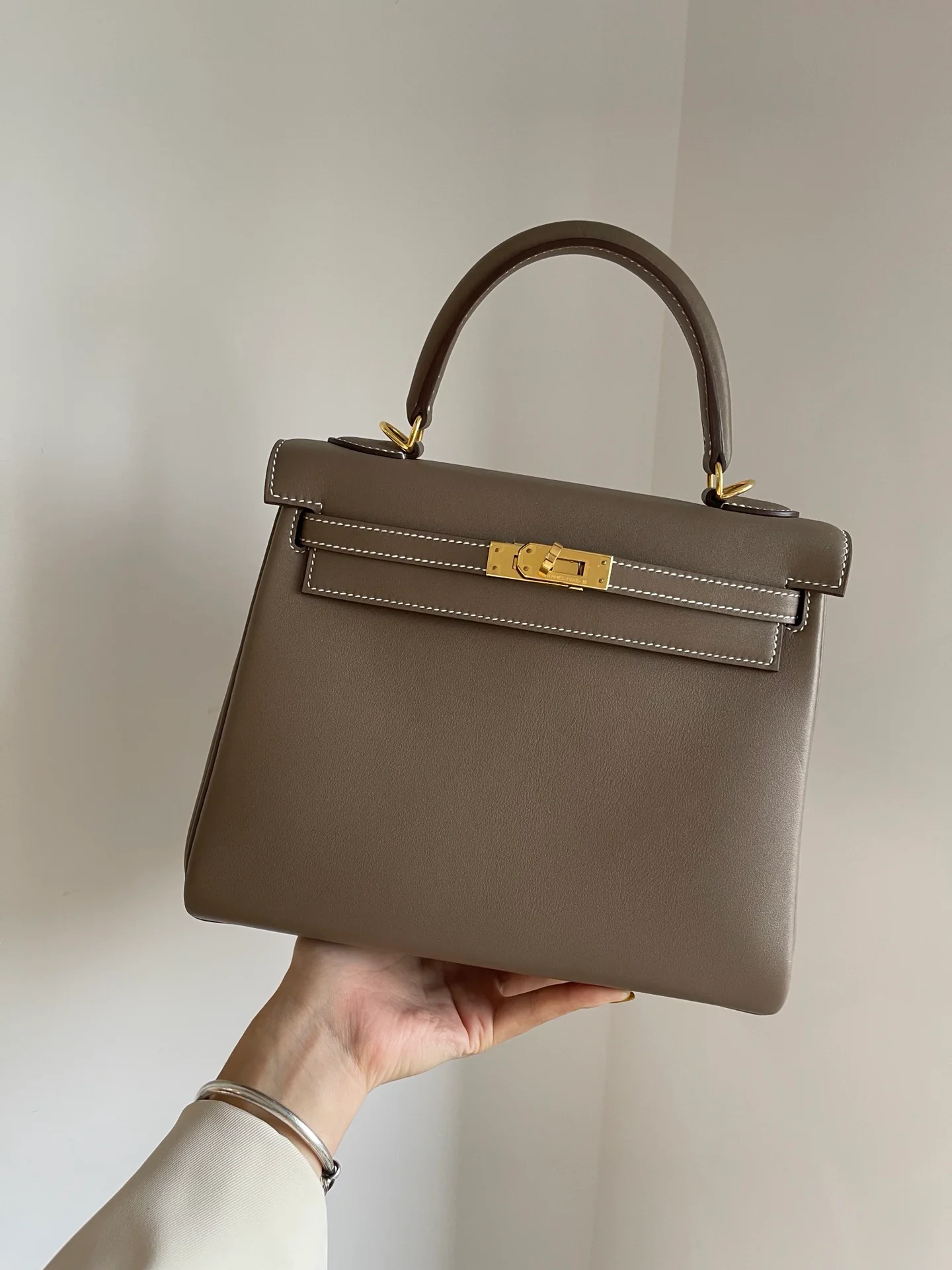 Hermes Kelly 25 Swift Elephant Grey Gold Buckle