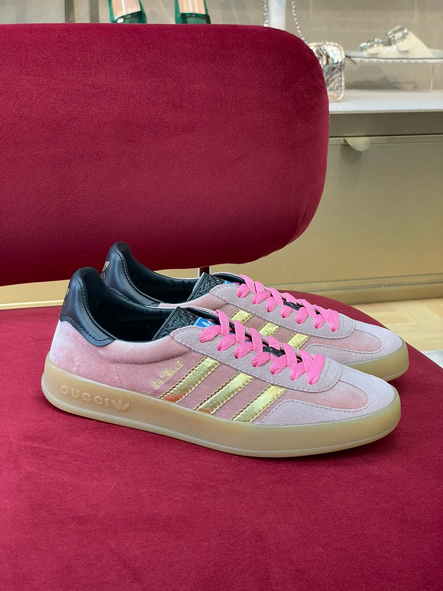 Новинки осенне-зимней коллекции Gucci 2022 - Коллаборация - Кроссовки - Унисекс - Розовый