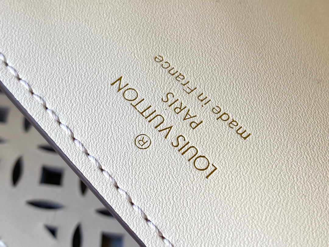 lv-m57228-mini-capucines handbag