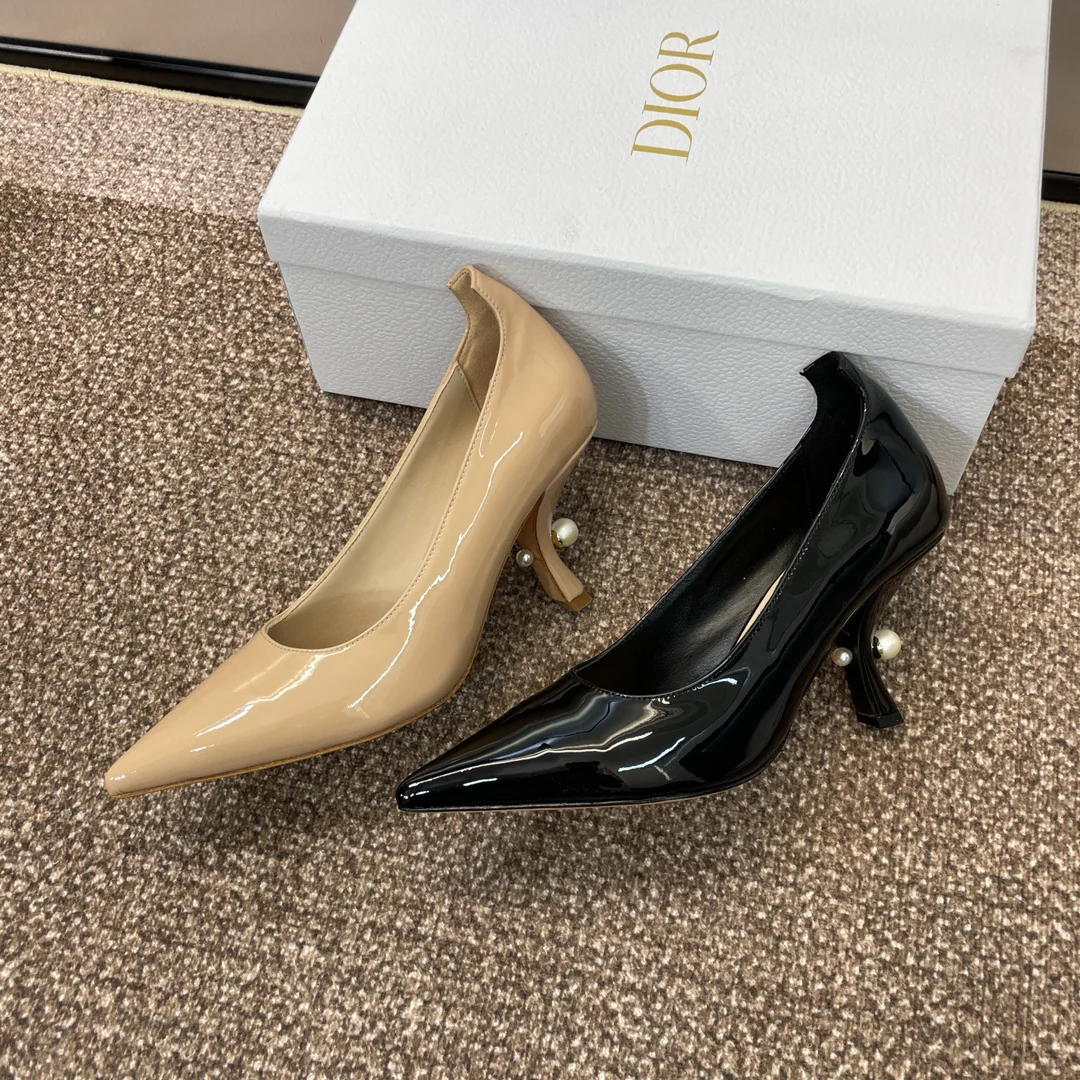 Изображение коллекции туфель на высоком каблуке Dior 2024 года