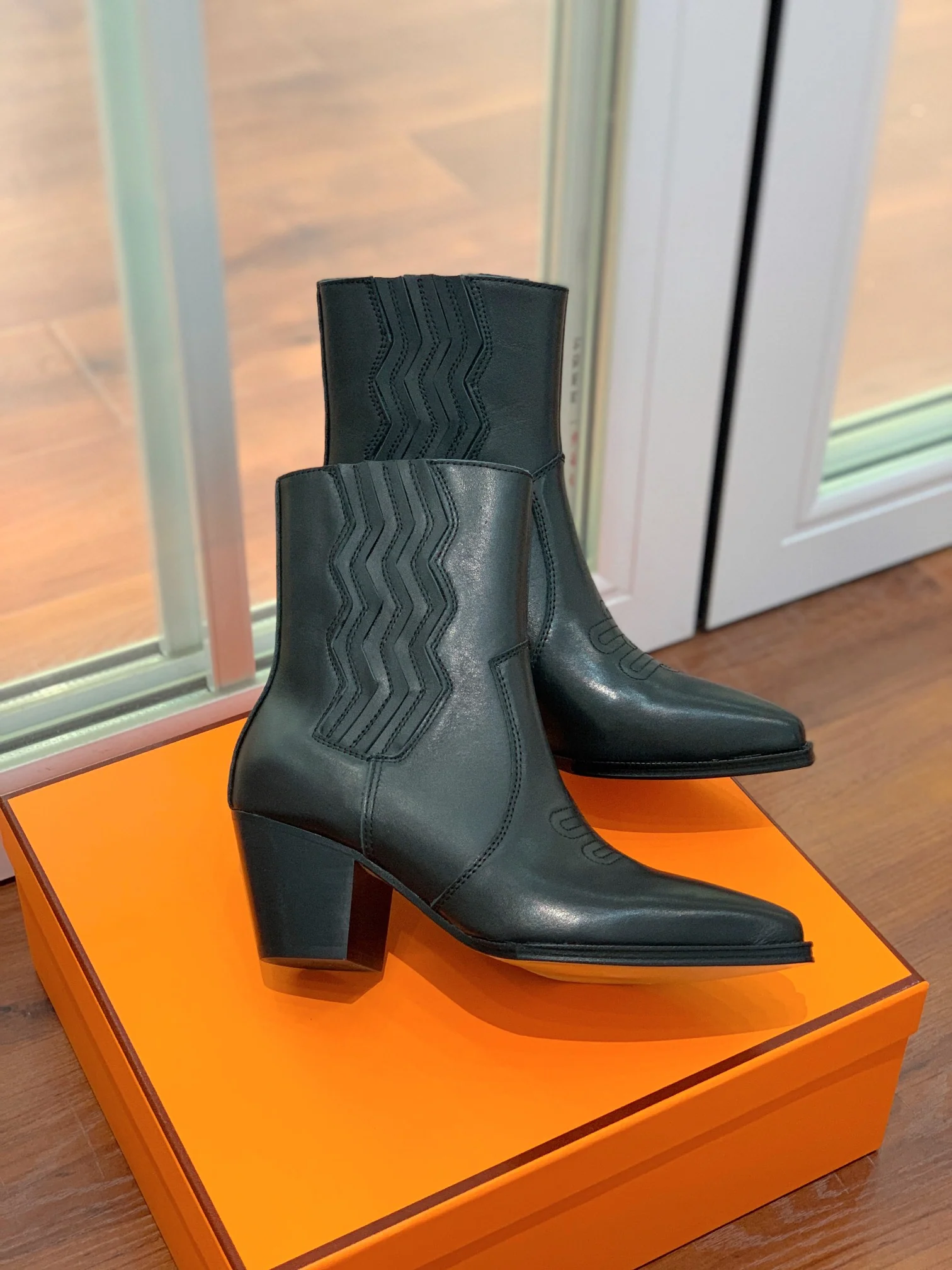 Новинка сезона осень/зима 2022 от Hermes - Ботильоны - Черные