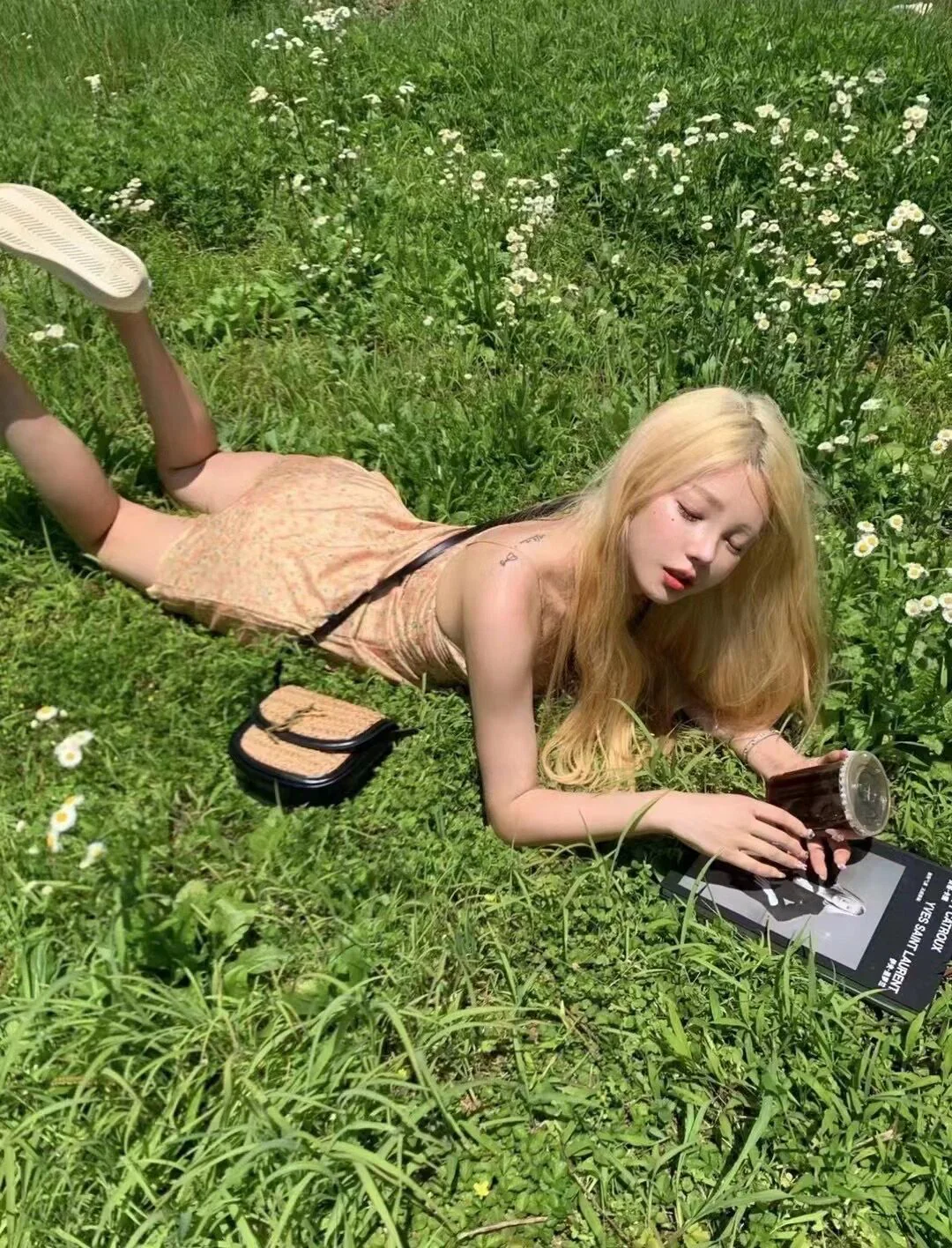 YSL-kaia-small-saddle bag-straw series