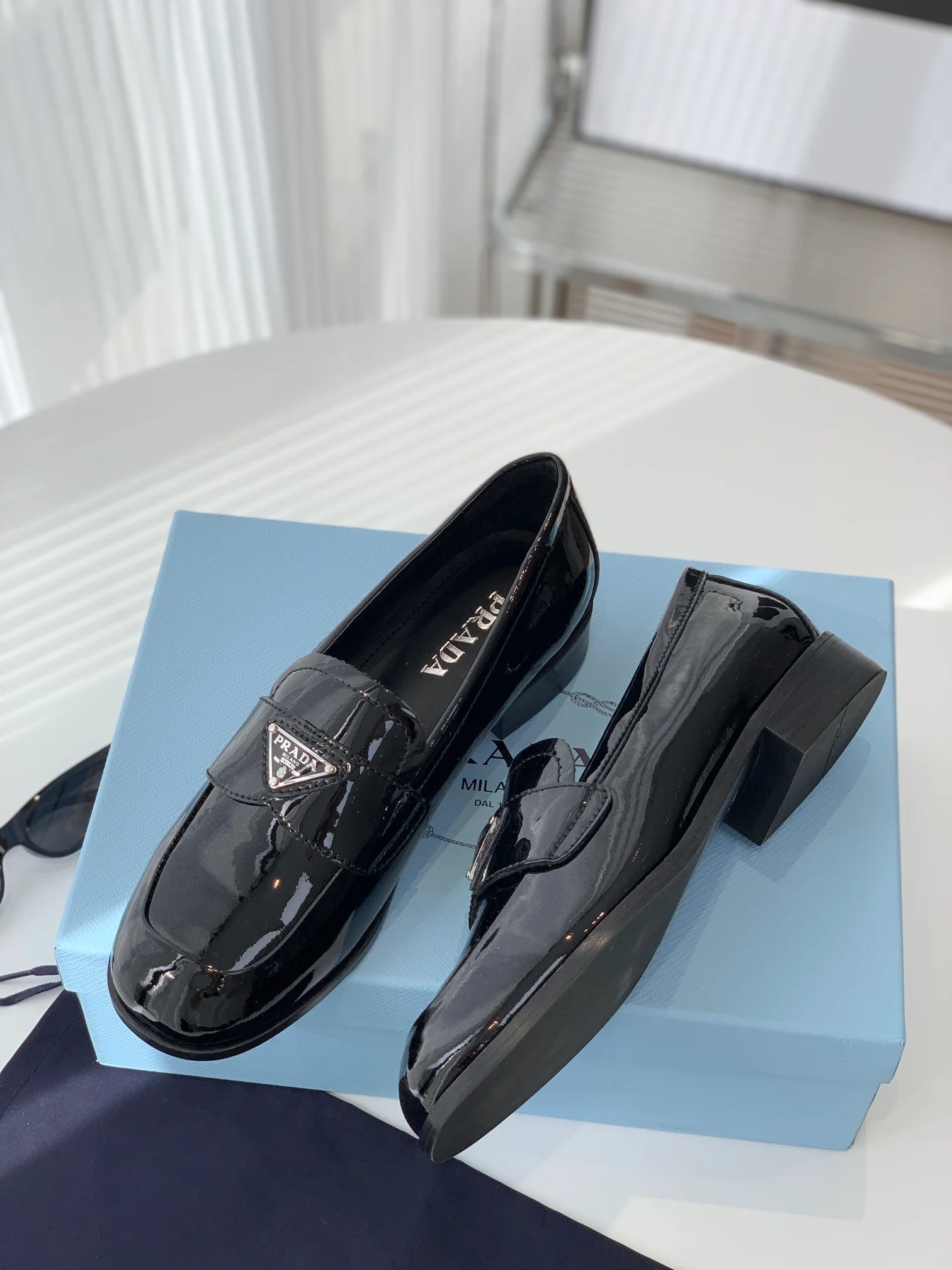 Prada - Новейшая обновленная коллекция - Обувь Alo - 1