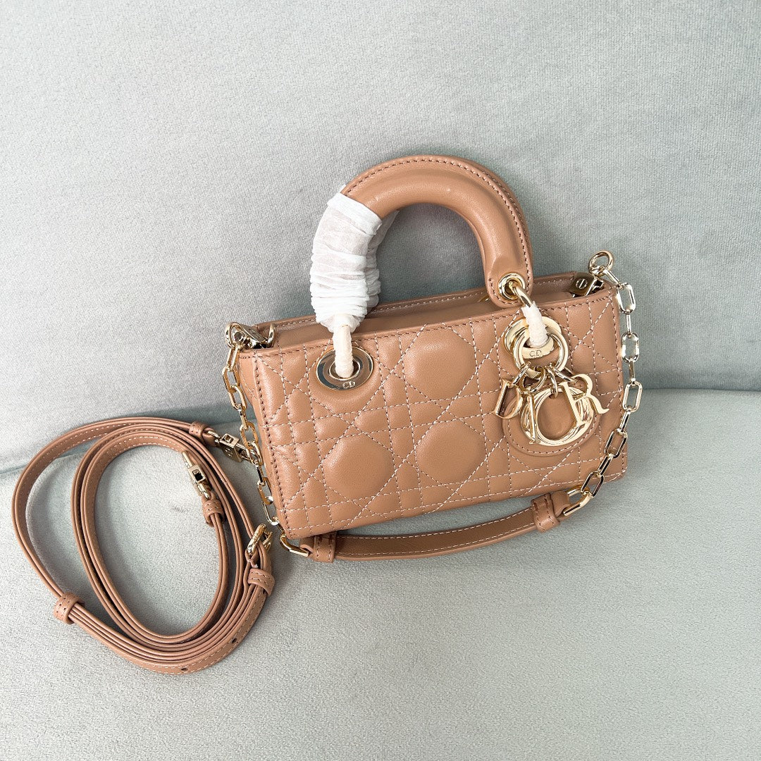 Dior Ladyjoy из овечьей кожи с золотой пряжкой - Мини - Розовато-оранжевый