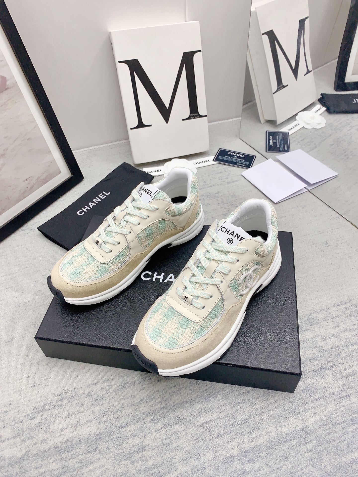 Chanel - Твидовые кроссовки в стиле пэчворк - Повседневные кроссовки - Зеленые