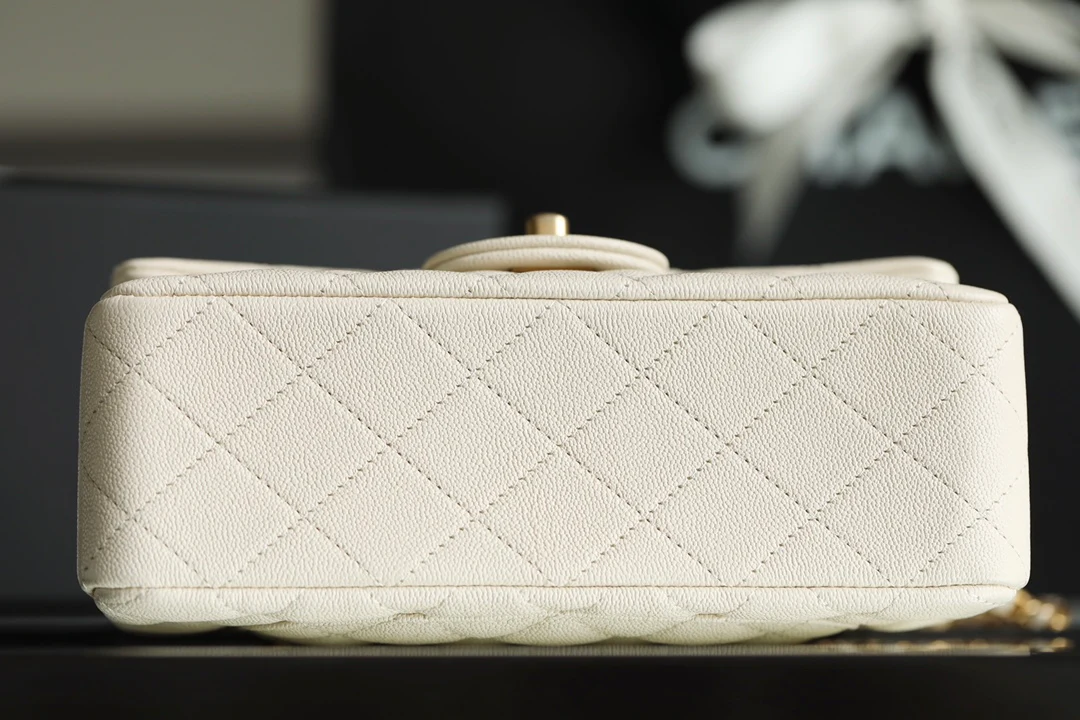 Коллекция Chanel Весна/Лето - Сумка с откидной ручкой - Бежевая