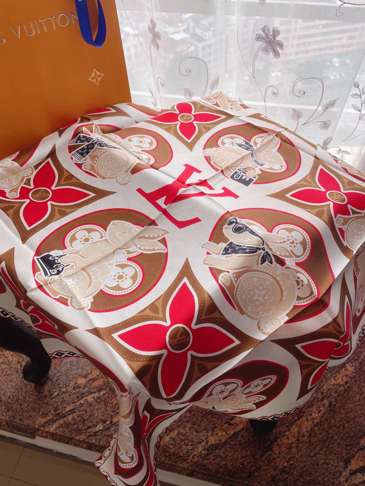 Шелковый платок LV-100 - 90 см