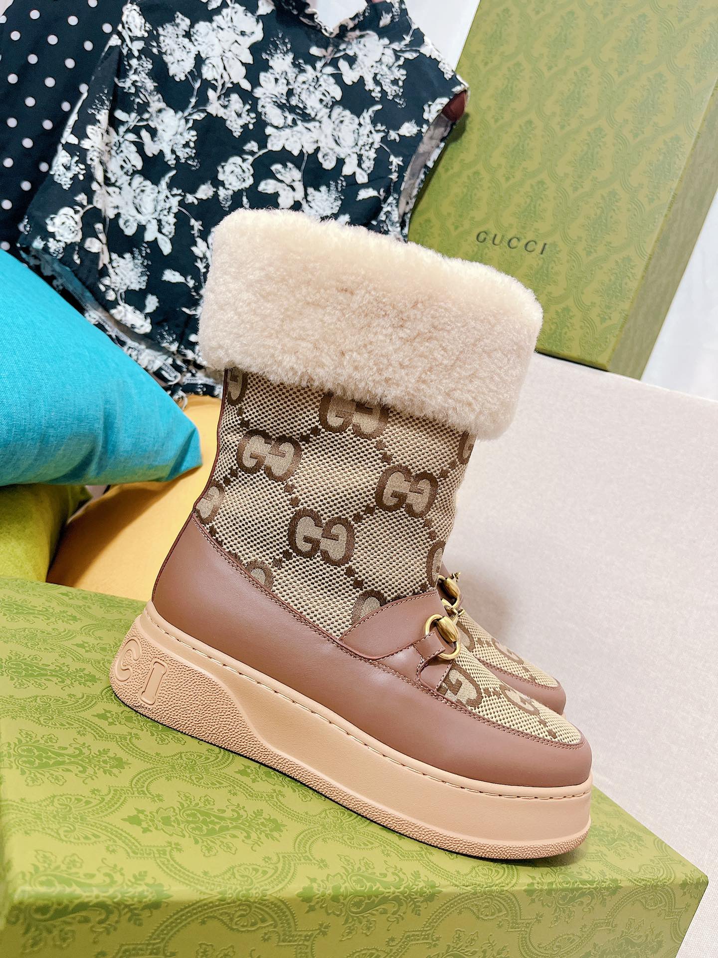 Классические сапоги Gucci с монограммой и пряжкой 