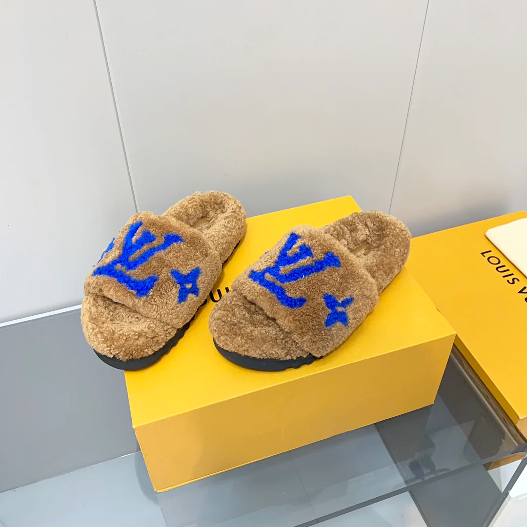 Новинка ранней весны 2022 года от LV - Меховые тапочки - Коричневые