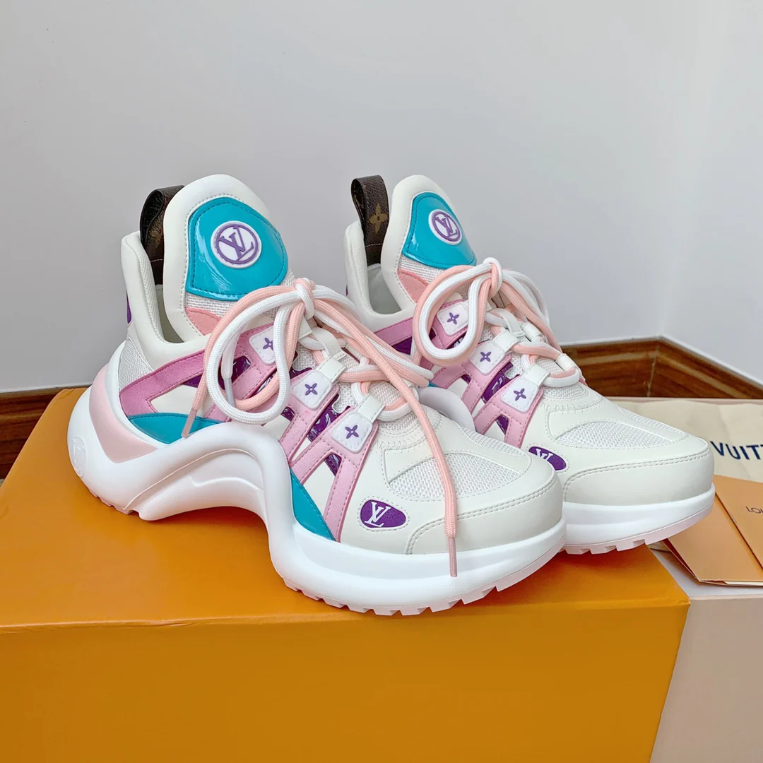 Серия LV-Archlight - Новые кроссовки для папы - 3