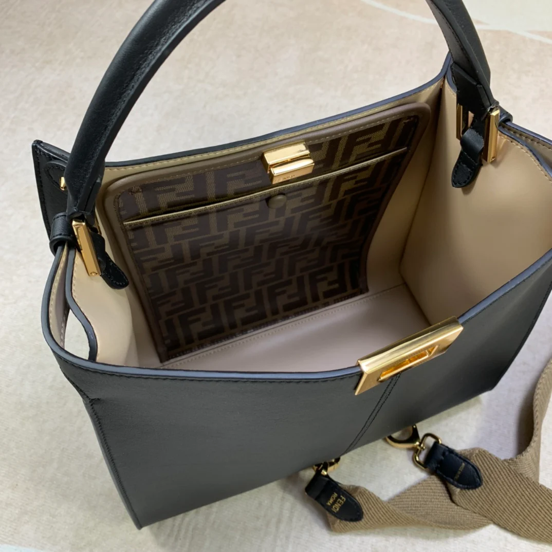 Сумка Fendi Peekaboo Lite Medium из черной кожи - 3