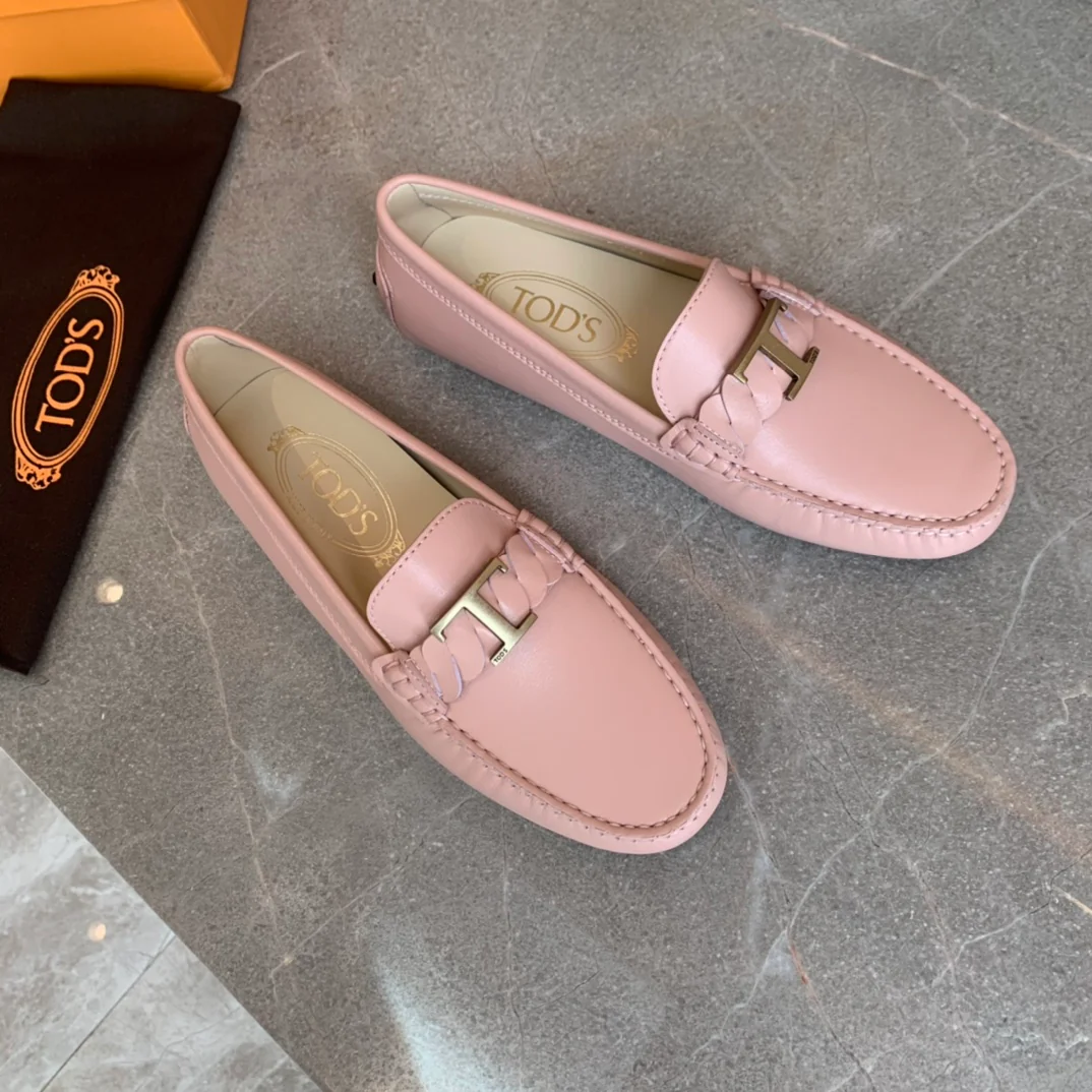 Tods - Футболки с перекрученными лямками - Лоферы - Туфли без шнурков - 1