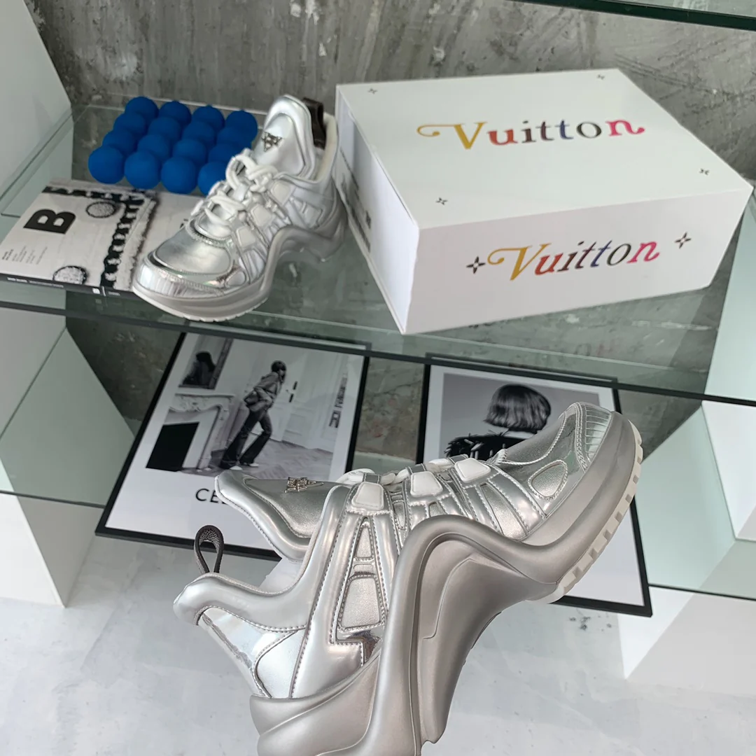 Обувь LV - Массивные кроссовки LV - 15