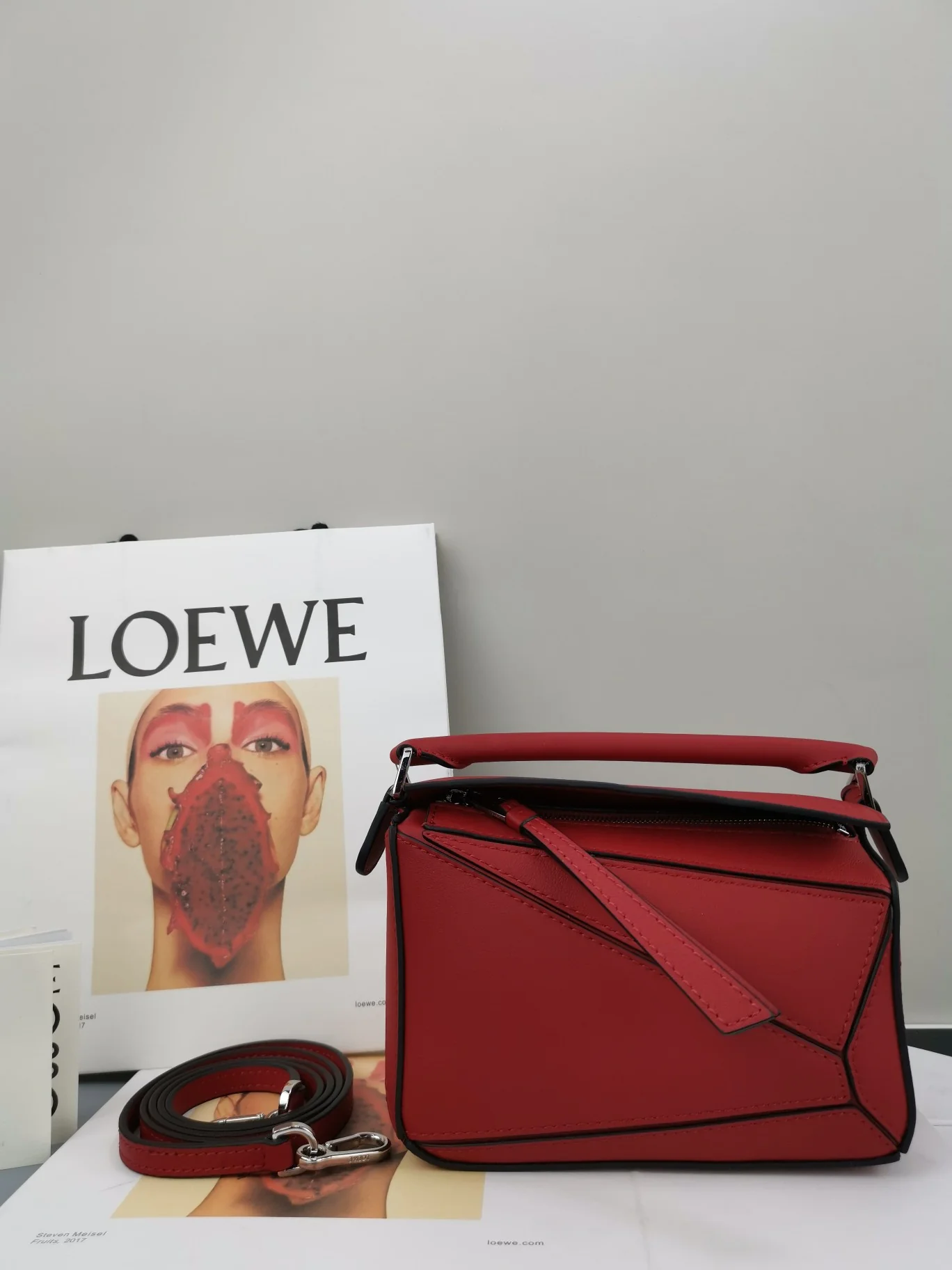 Мини-сумка Loewe Puzzle Bag из телячьей кожи - 18