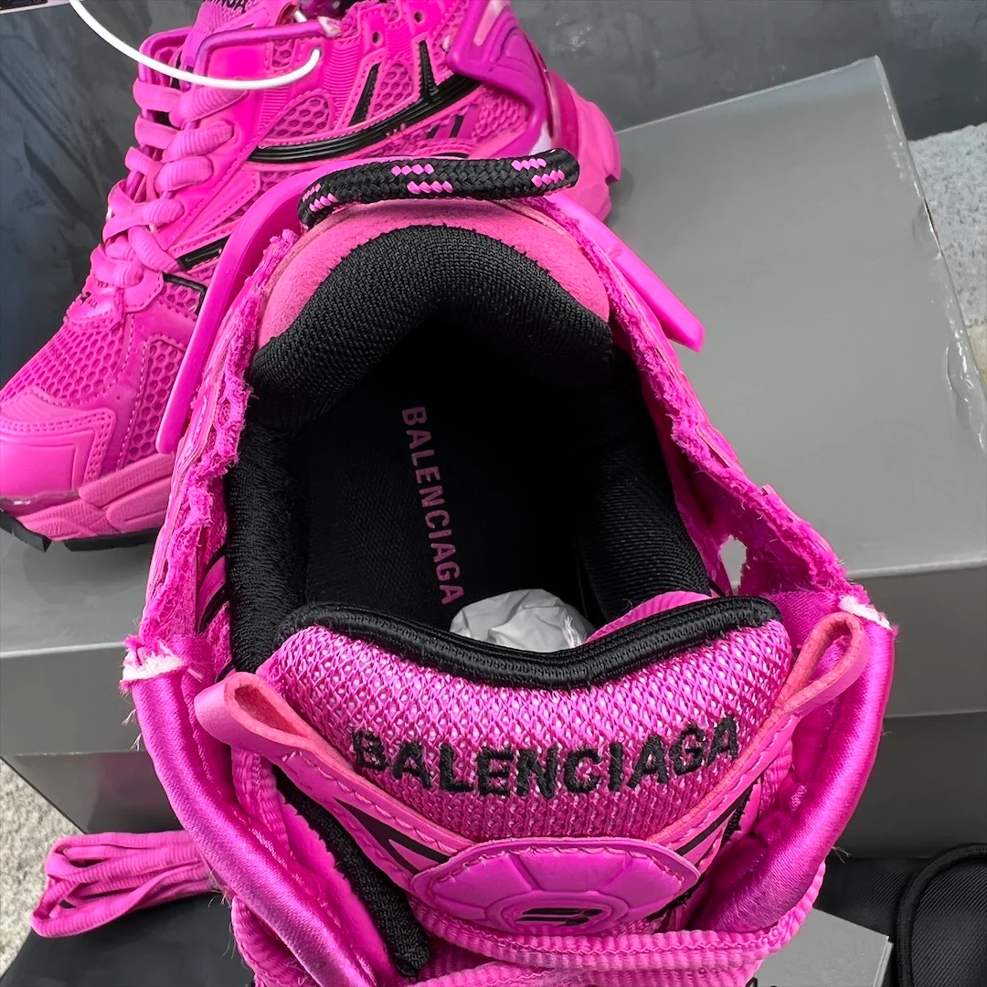 Кроссовки Balenciaga Runner - унисекс - ярко-розовые